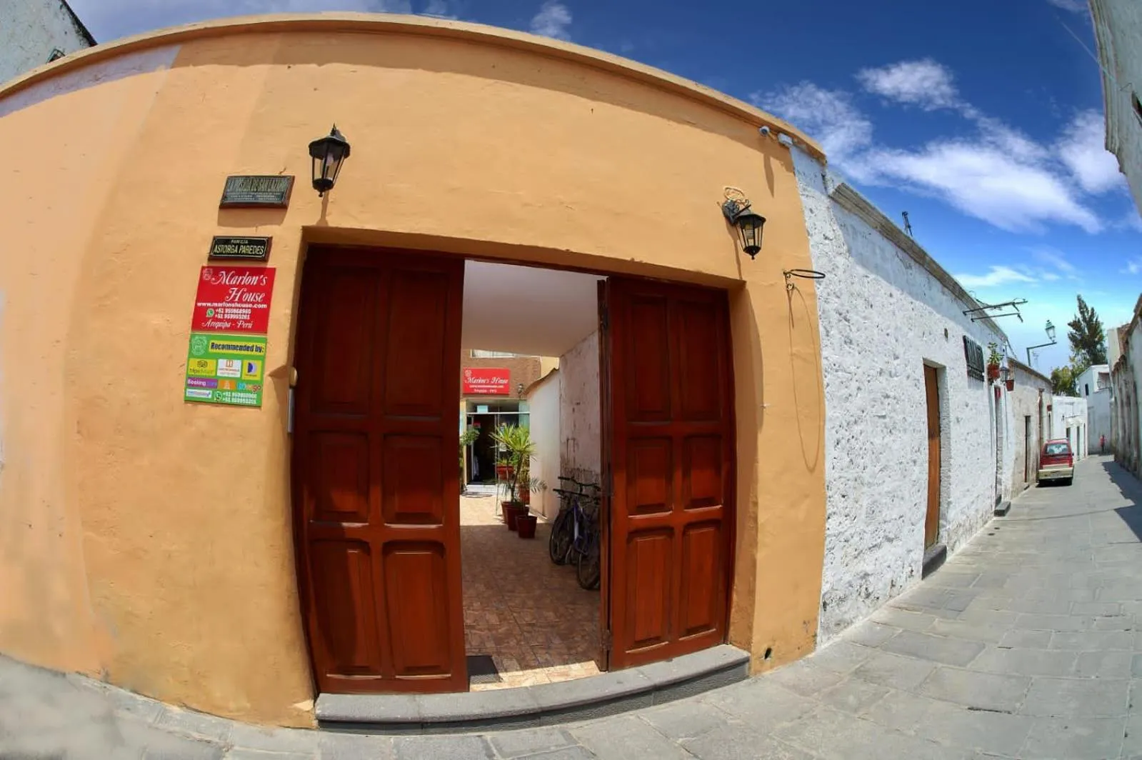 Property building in Marlon's House Arequipa