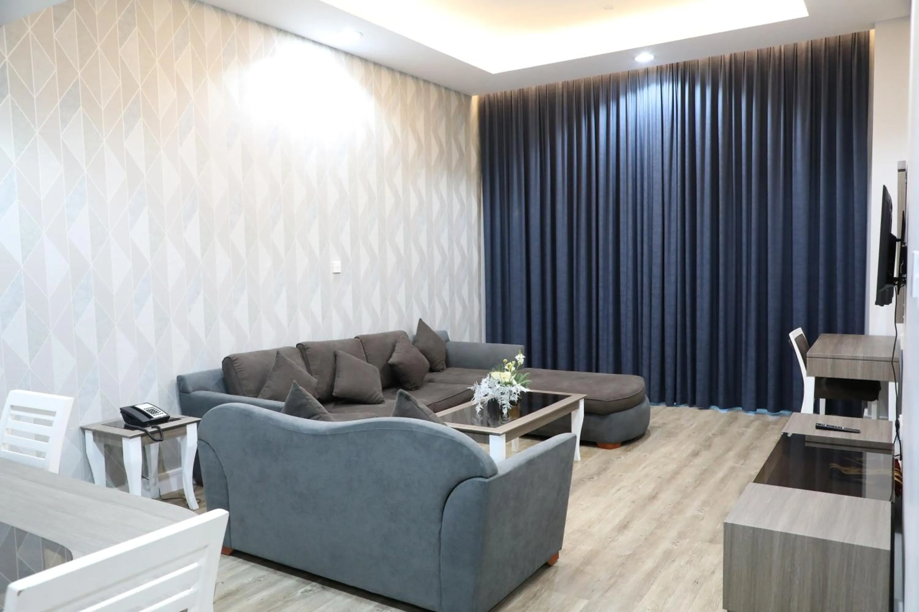 TV and multimedia in Wescott Plaza Hotel Apartments LLC Formerly West Zone Plaza Hotel Apts