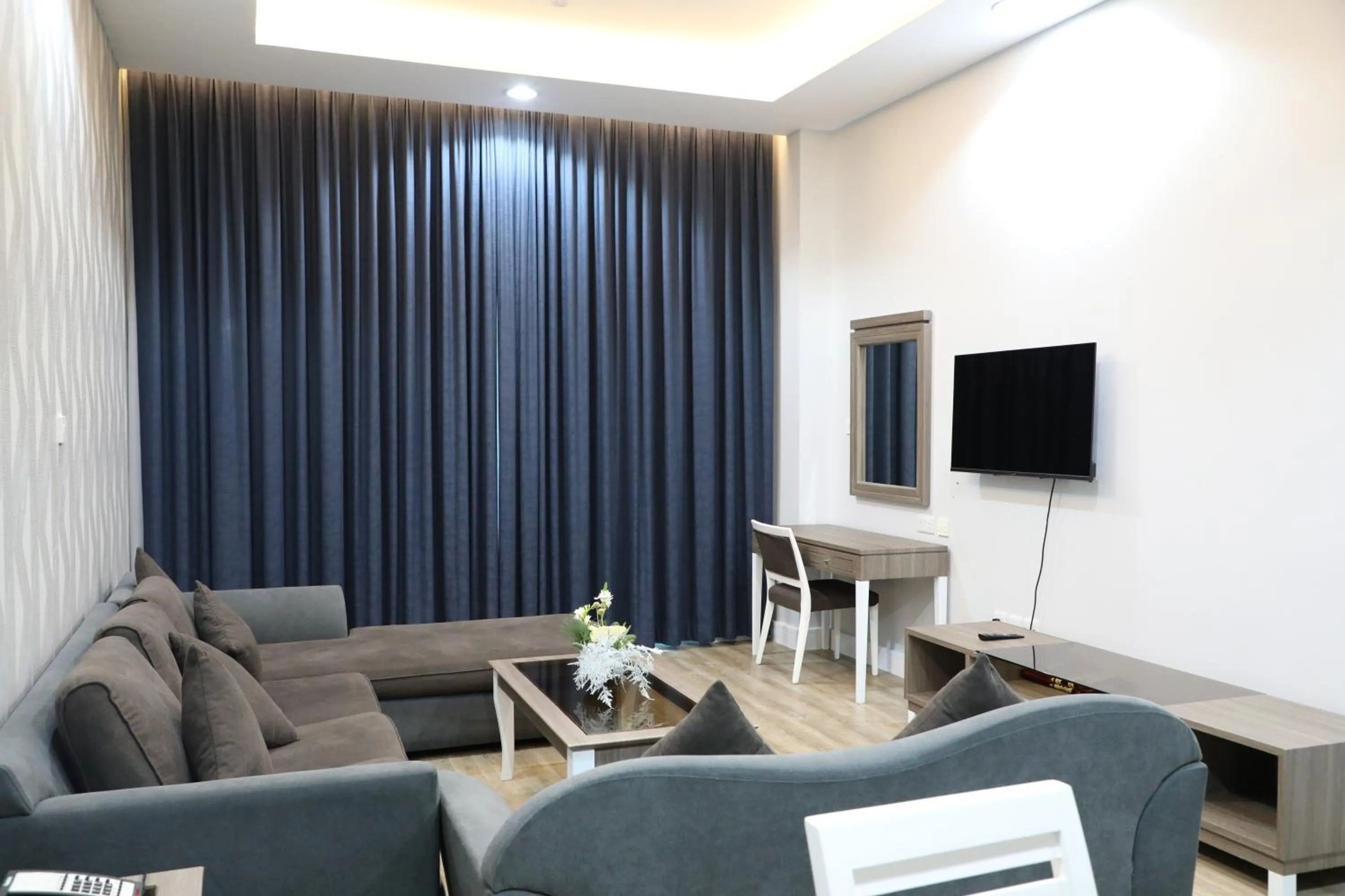 TV and multimedia in Wescott Plaza Hotel Apartments LLC Formerly West Zone Plaza Hotel Apts