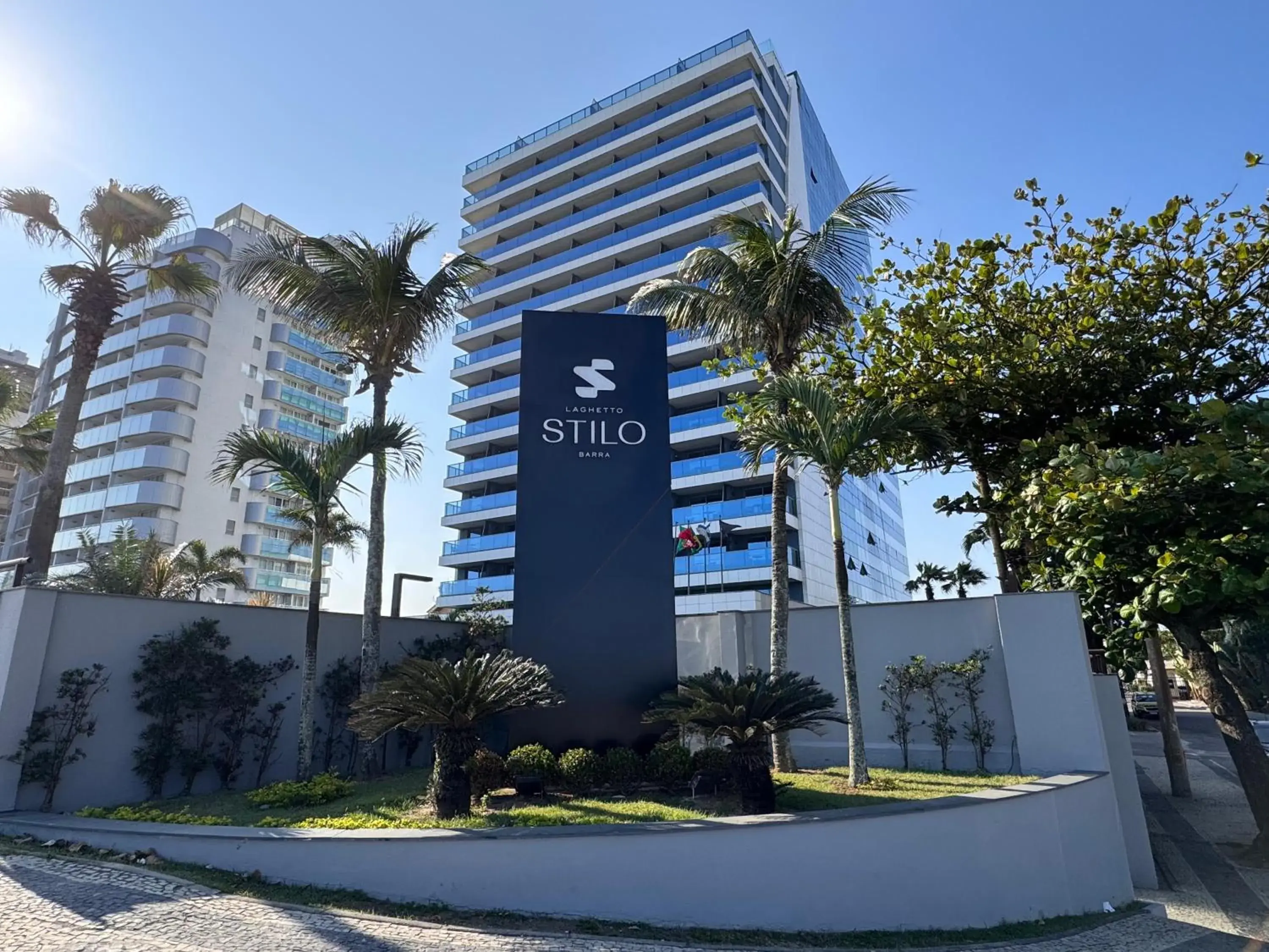 Property building in Laghetto Stilo Barra Property building in Laghetto Stilo Barra