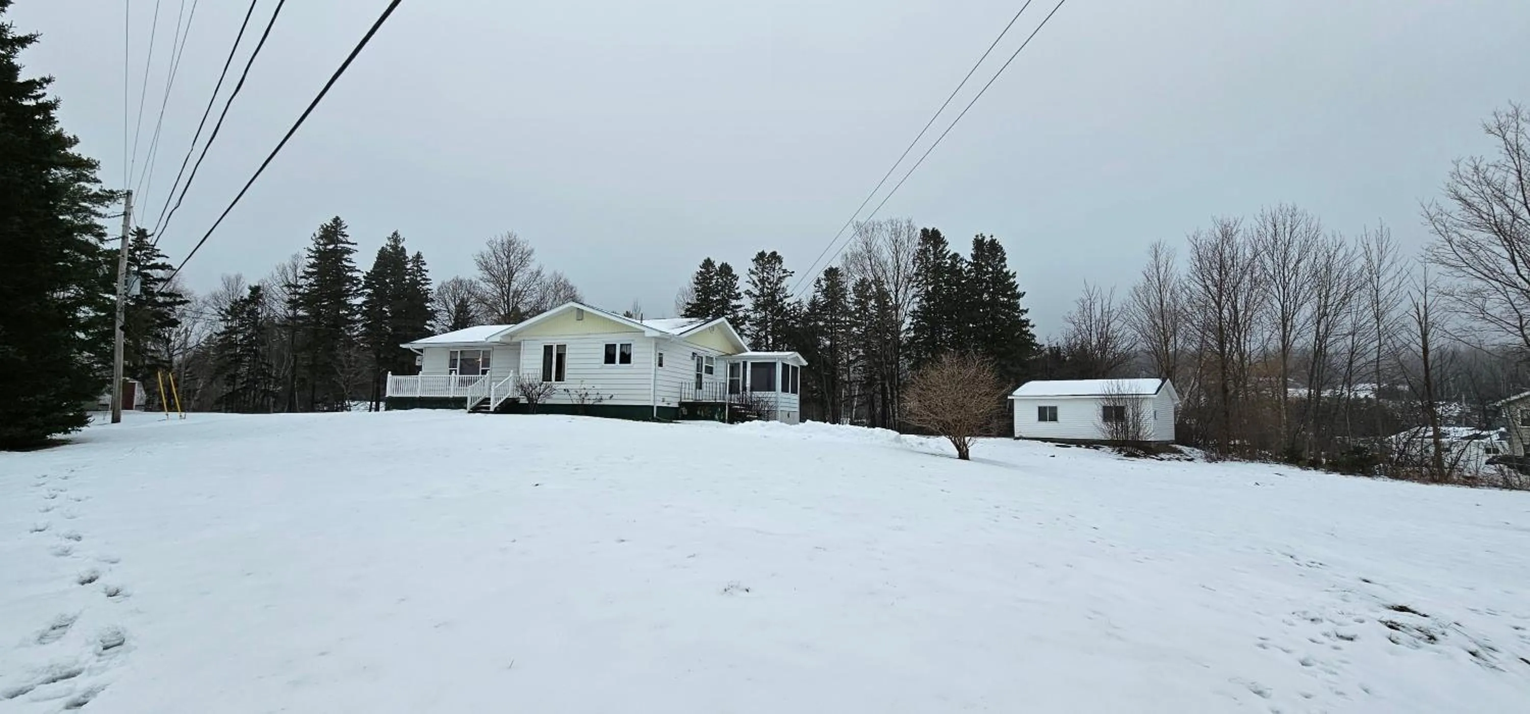 Property building in Fair Isle Motel & The Nest
