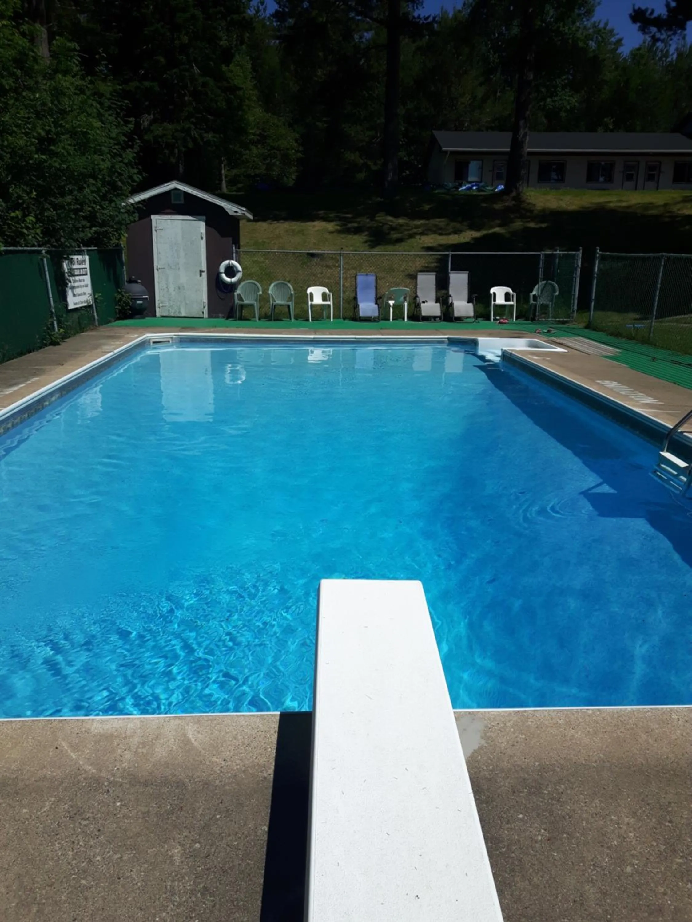 Diving in Fair Isle Motel & The Nest