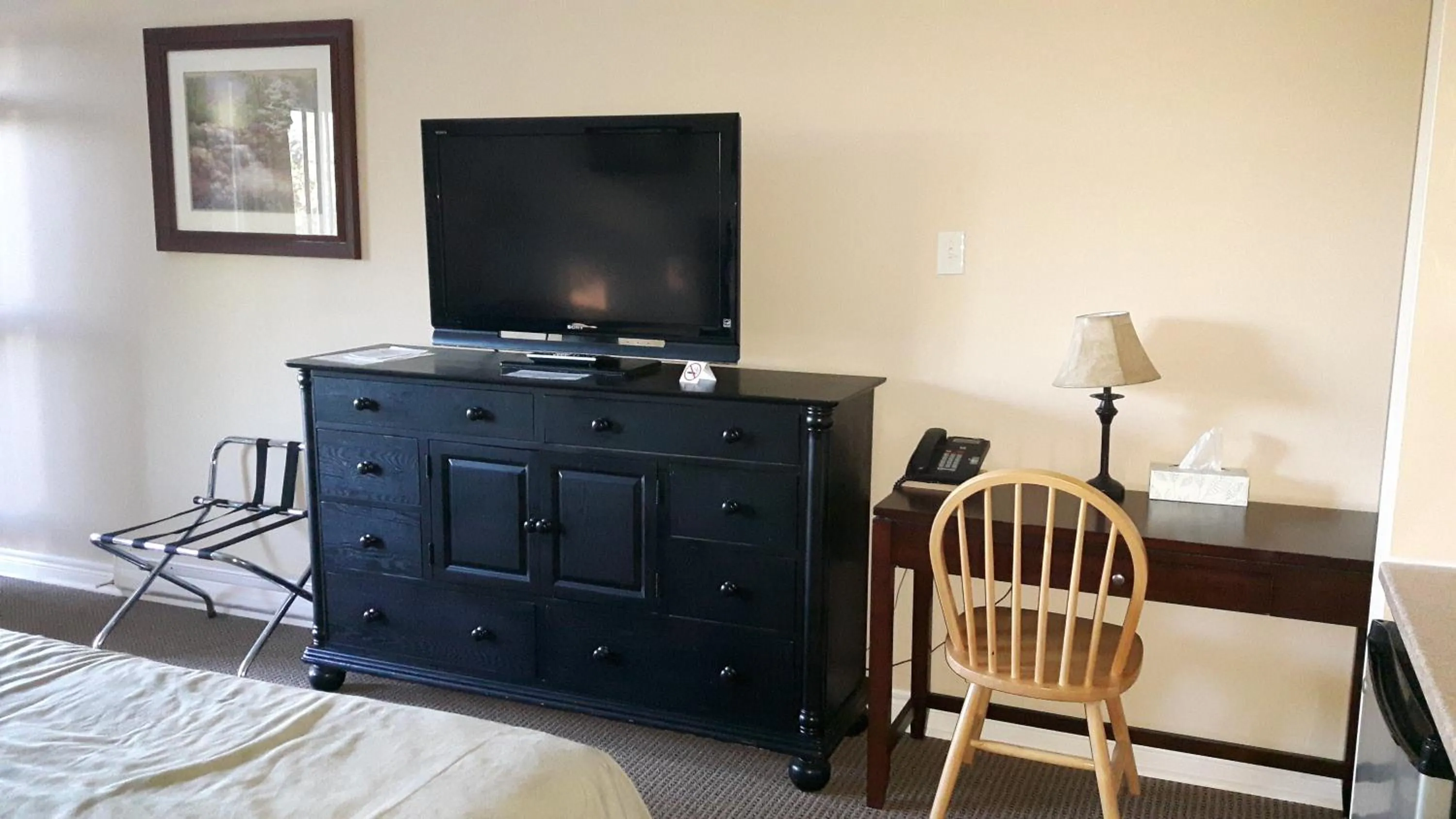 TV and multimedia, Bed in Fair Isle Motel & The Nest