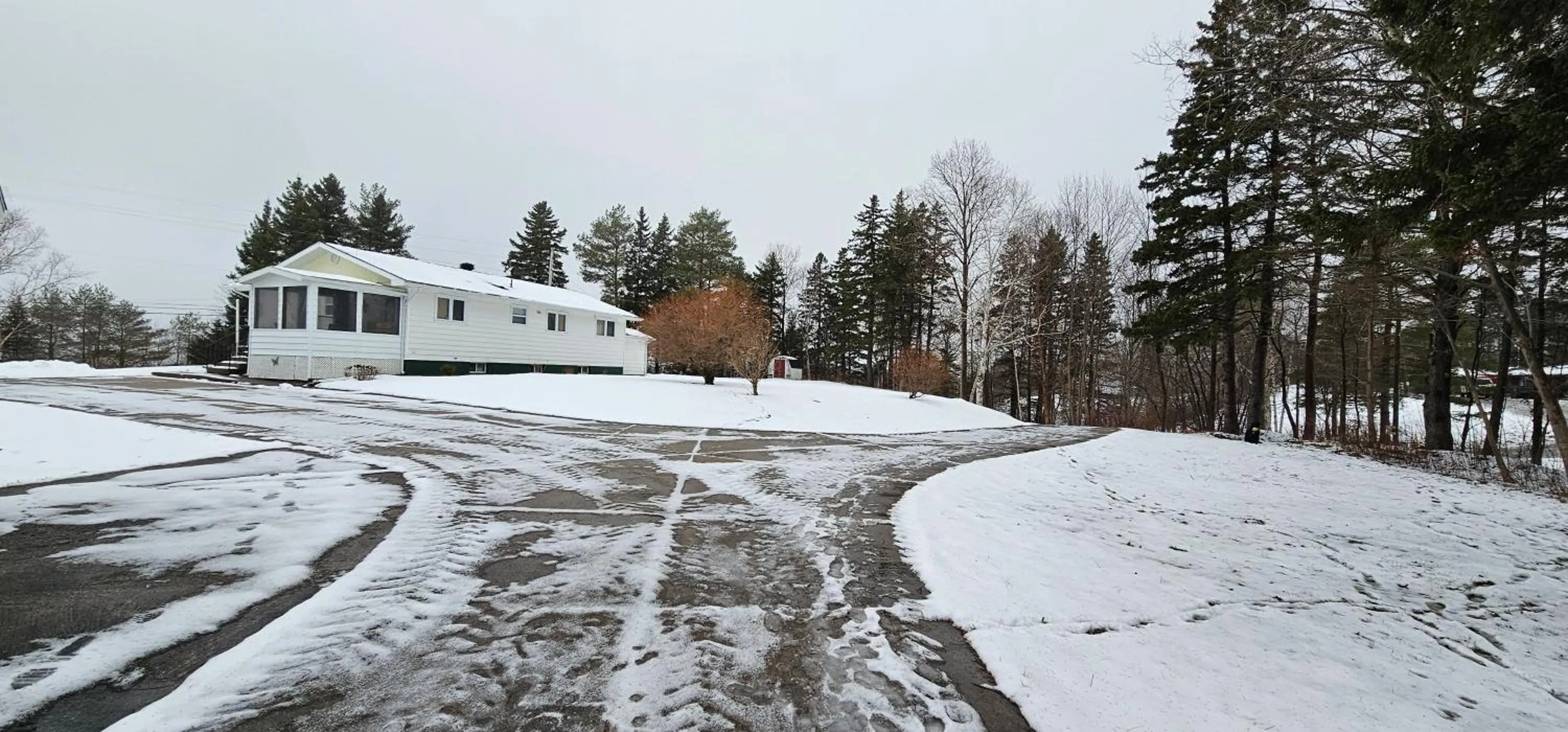 Property building in Fair Isle Motel & The Nest