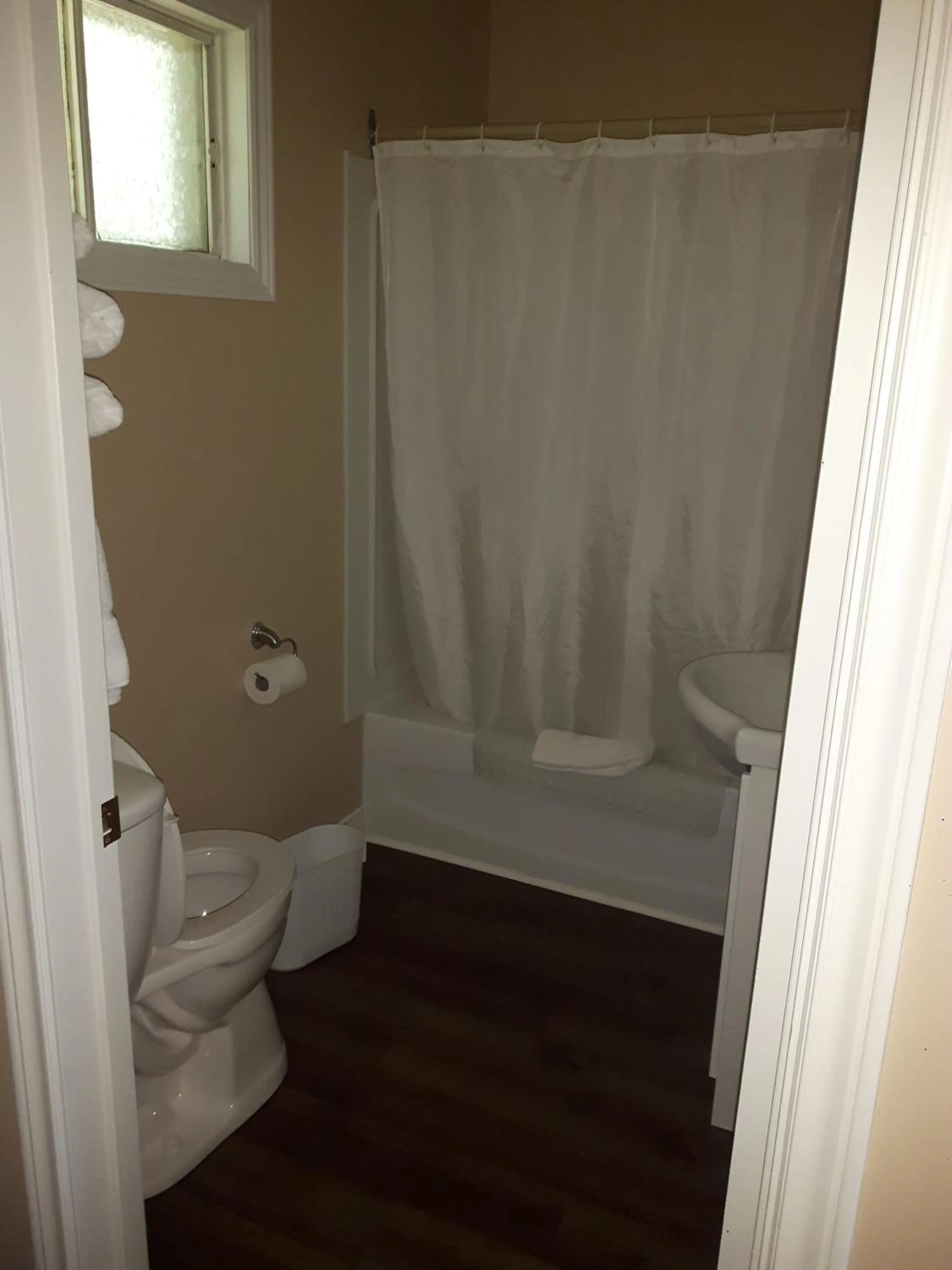 Bathroom in Fair Isle Motel & The Nest