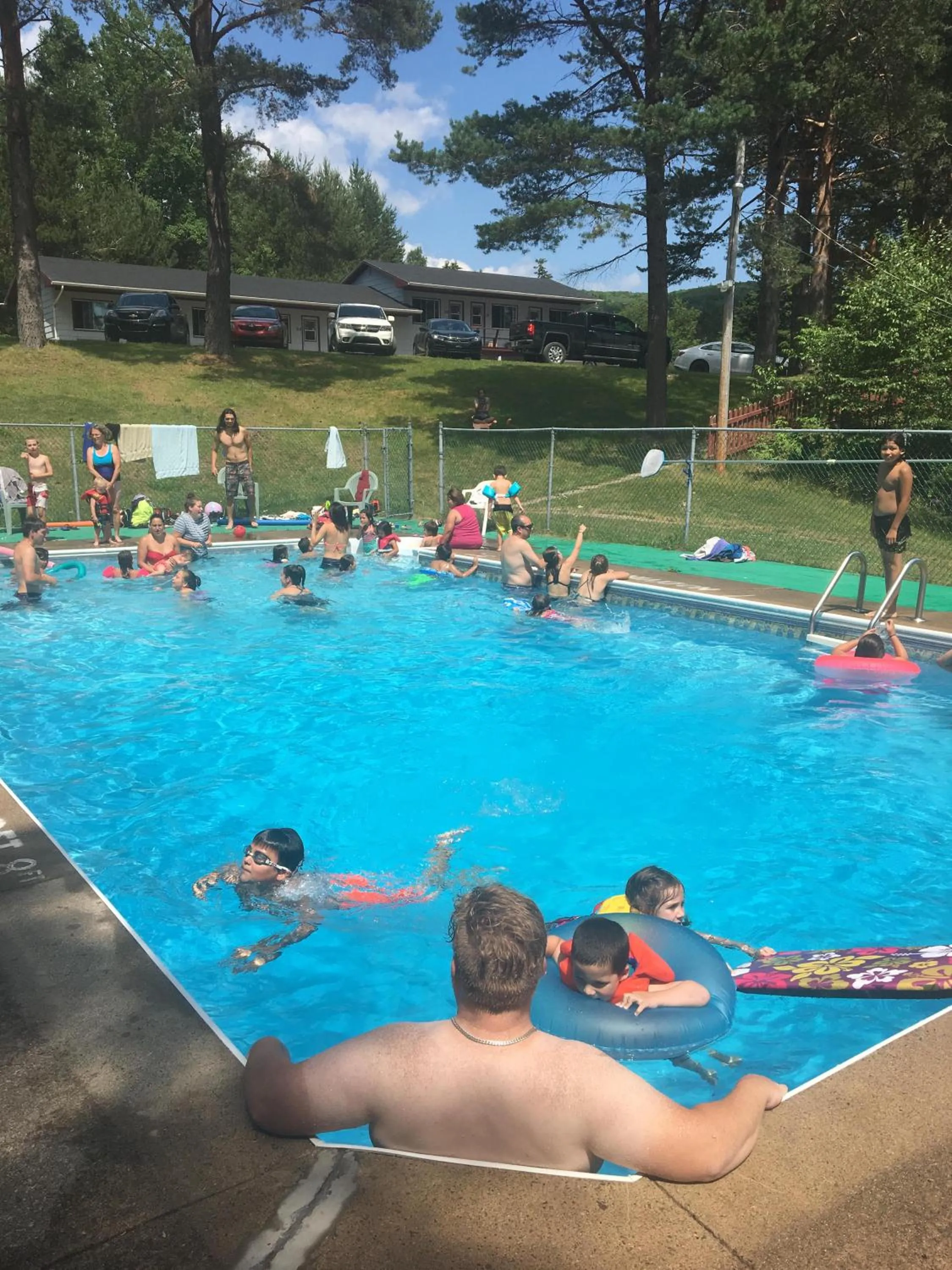 Swimming pool in Fair Isle Motel & The Nest