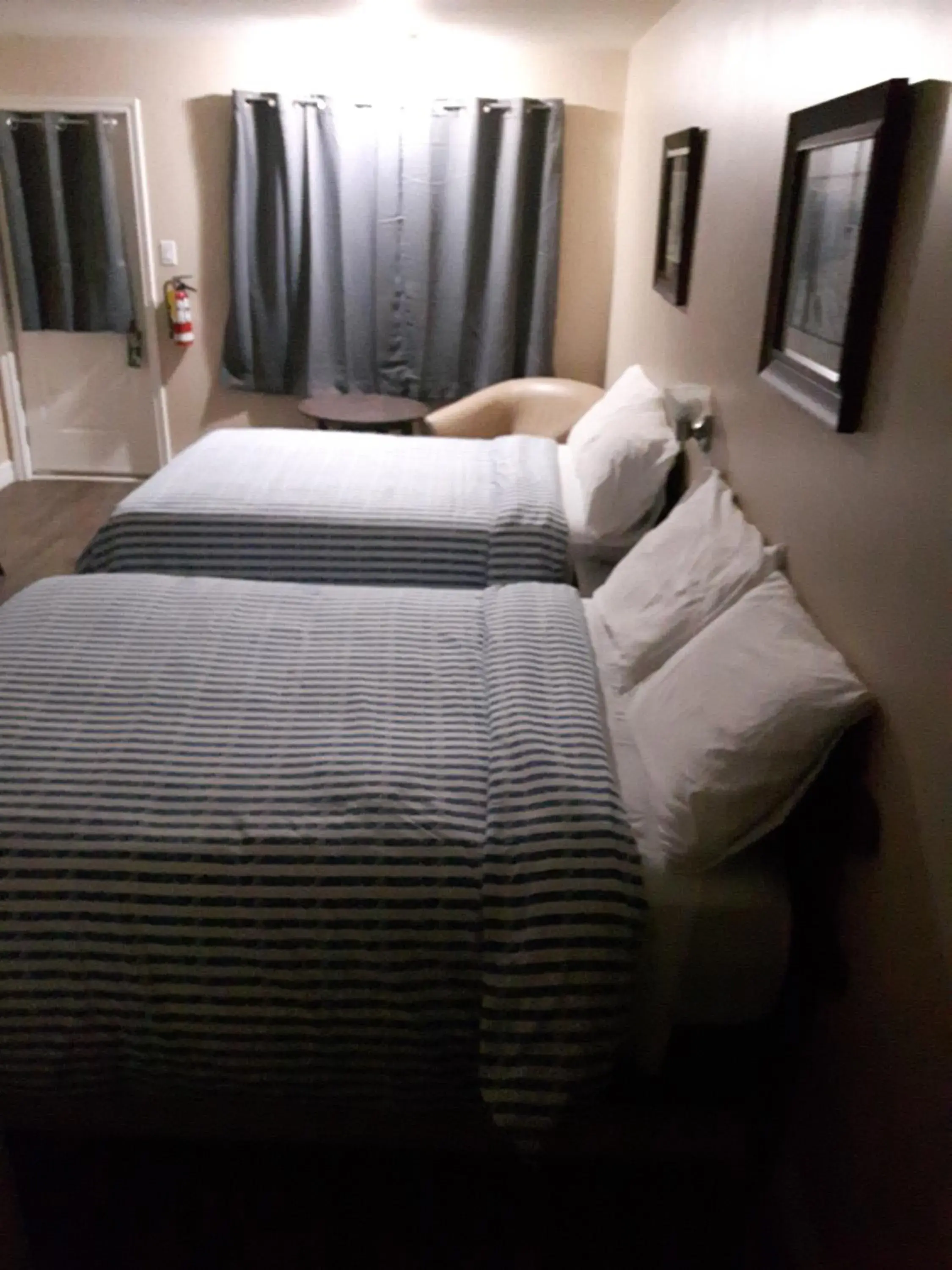 Double Room with Two Double Beds in Fair Isle Motel & The Nest Double Room with Two Double Beds in Fair Isle Motel & The Nest