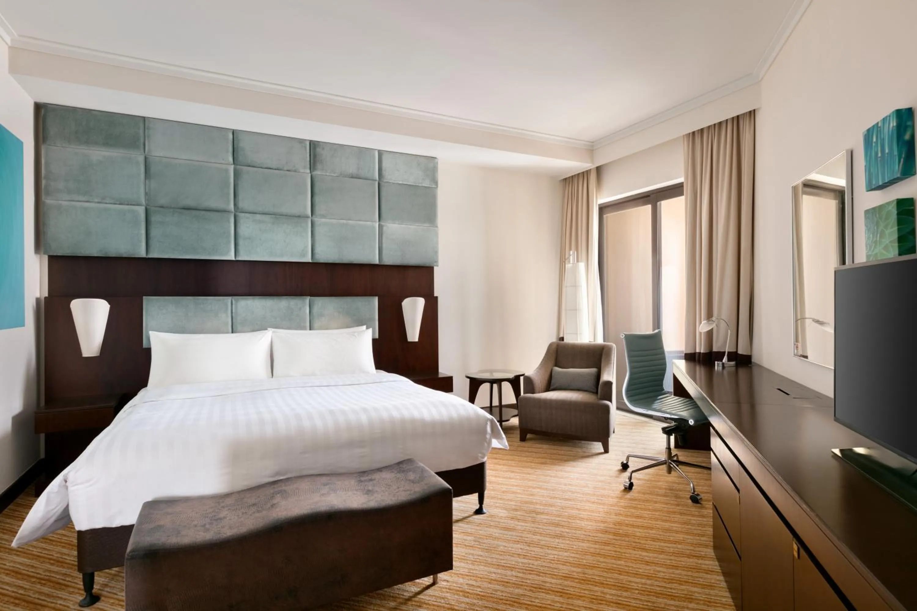 Photo of the whole room, Bed in Traders Hotel, Abu Dhabi