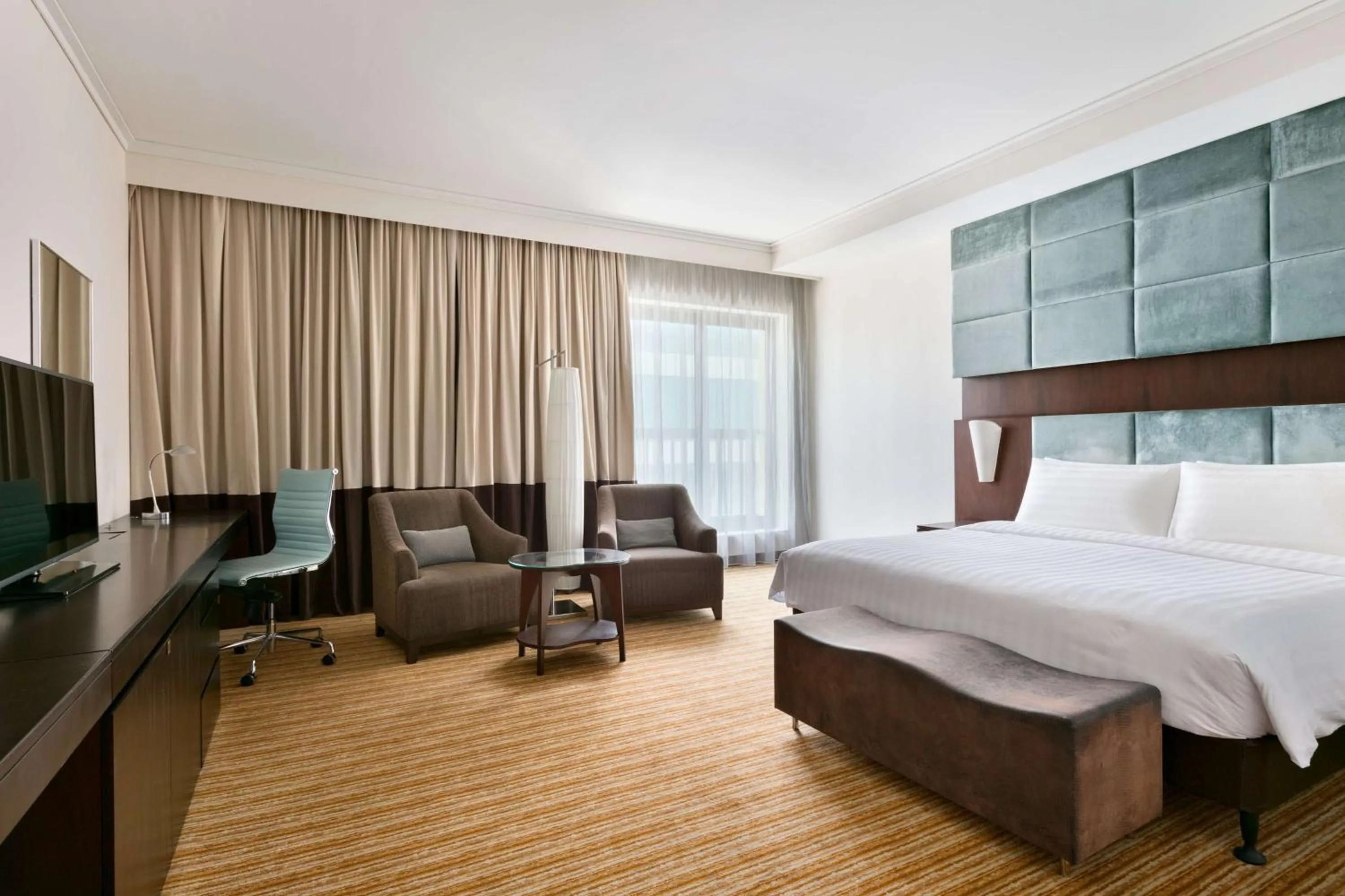 Photo of the whole room, Bed in Traders Hotel, Abu Dhabi