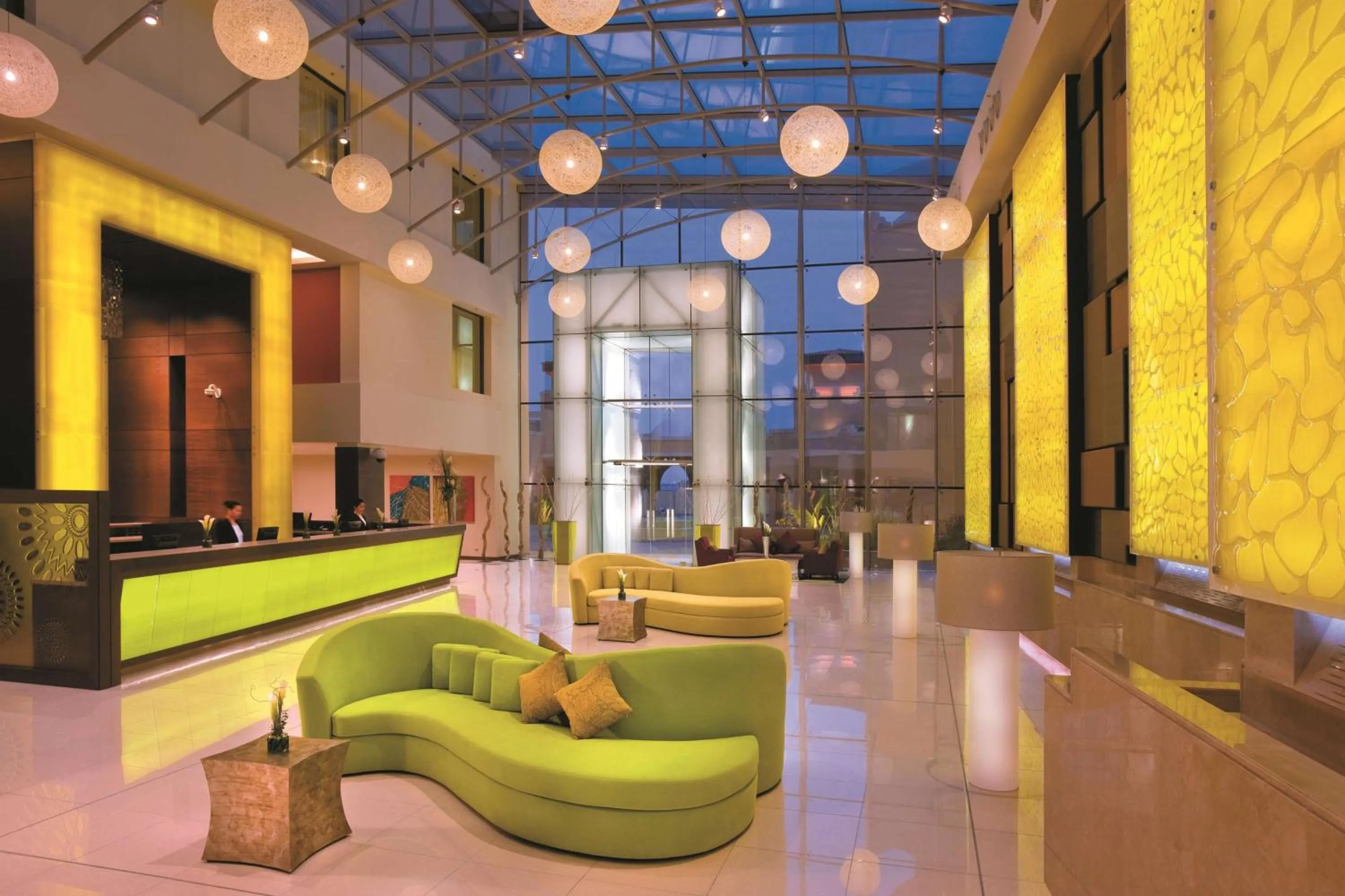 Lounge or bar in Traders Hotel, Abu Dhabi