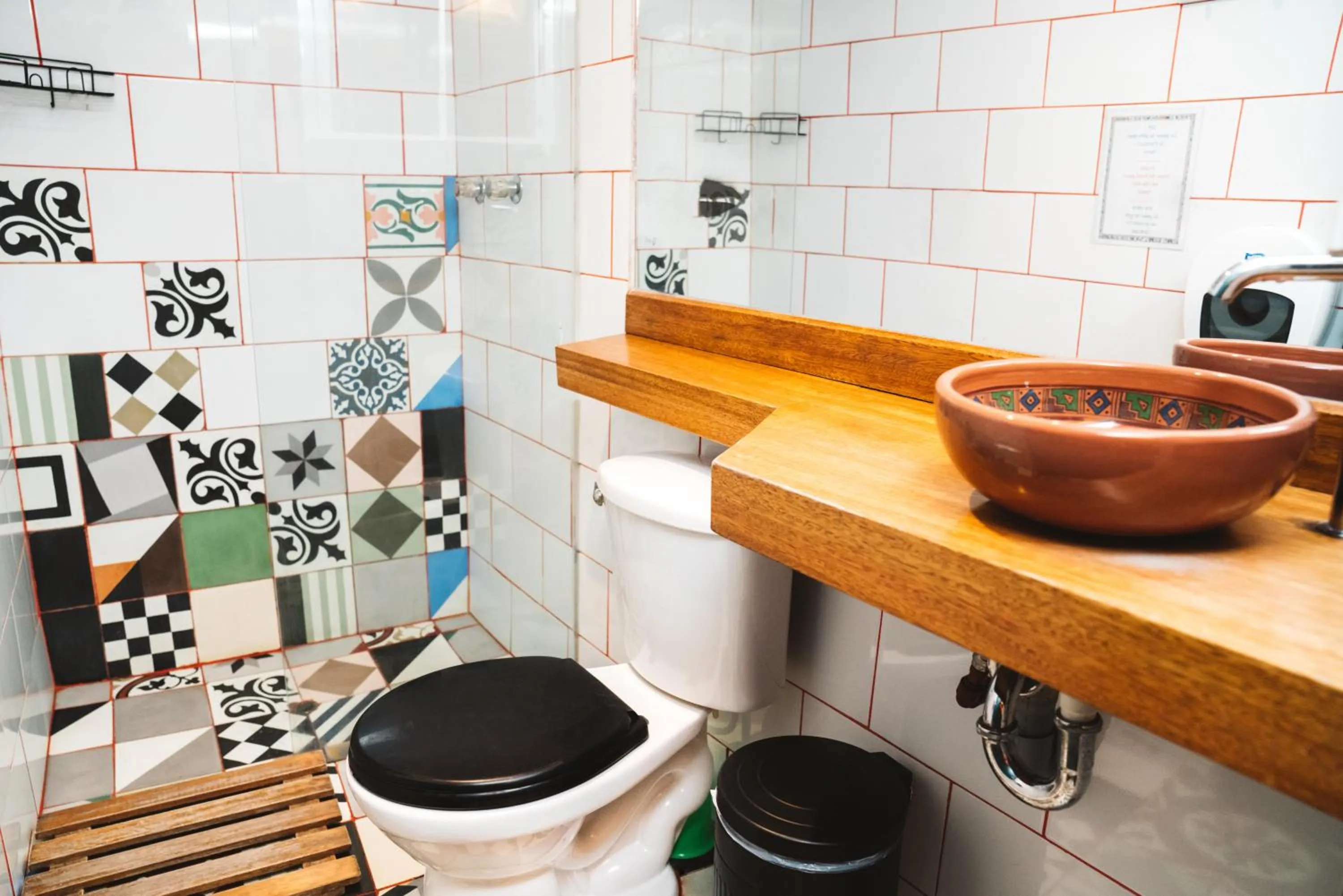 Shower in Backpacker La Bo'M