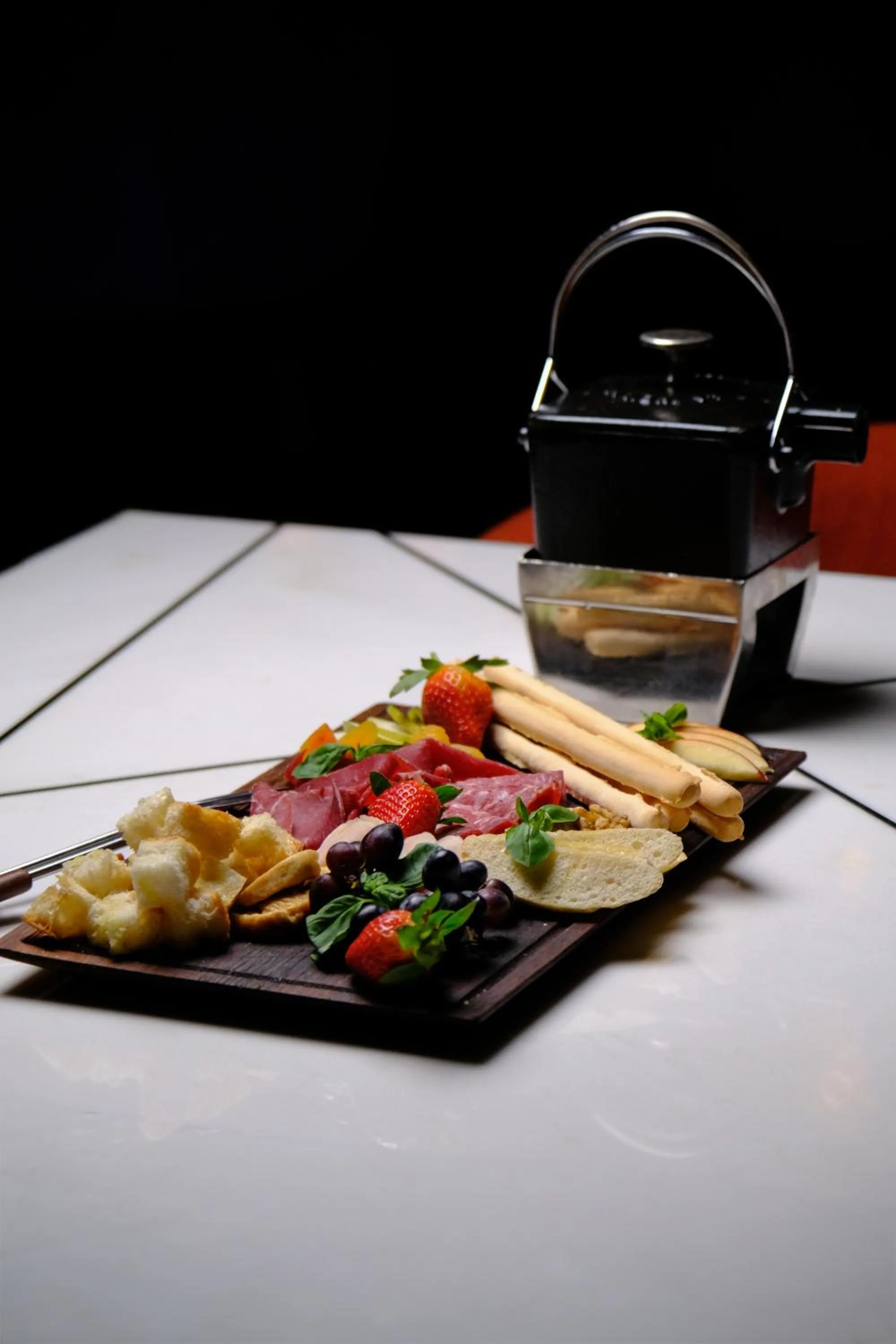 Restaurant/places to eat in Media One Hotel