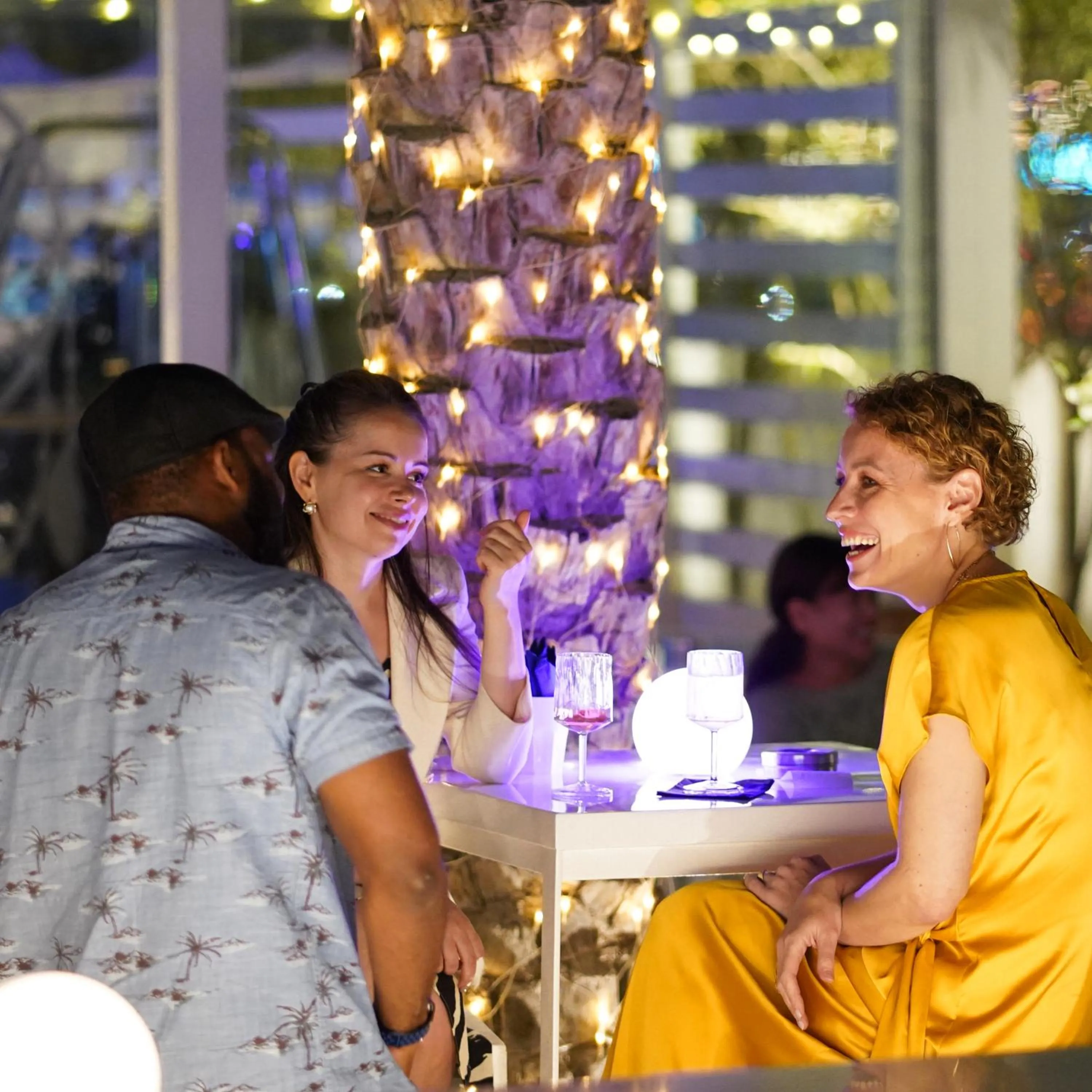 Restaurant/places to eat in Media One Hotel