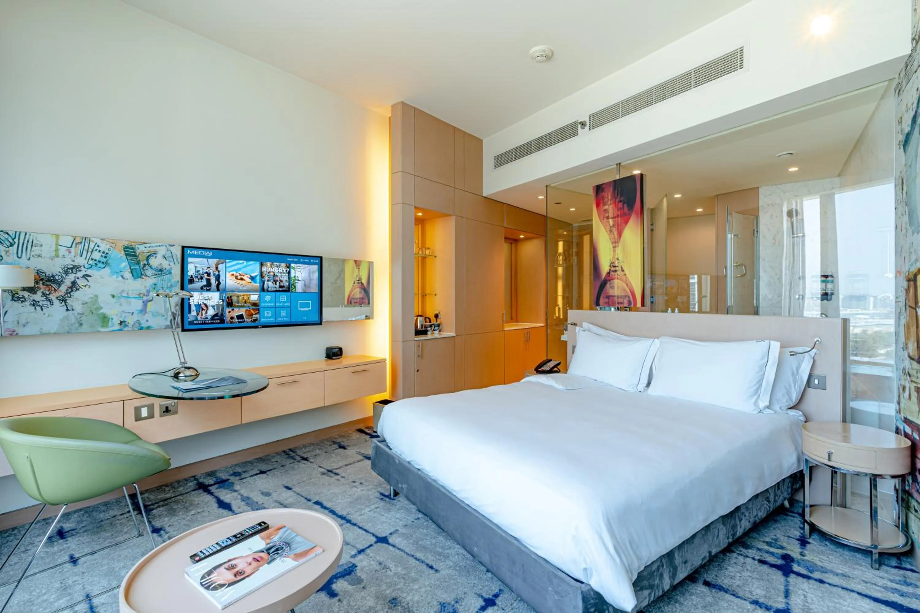 Shower, Bed in Media One Hotel