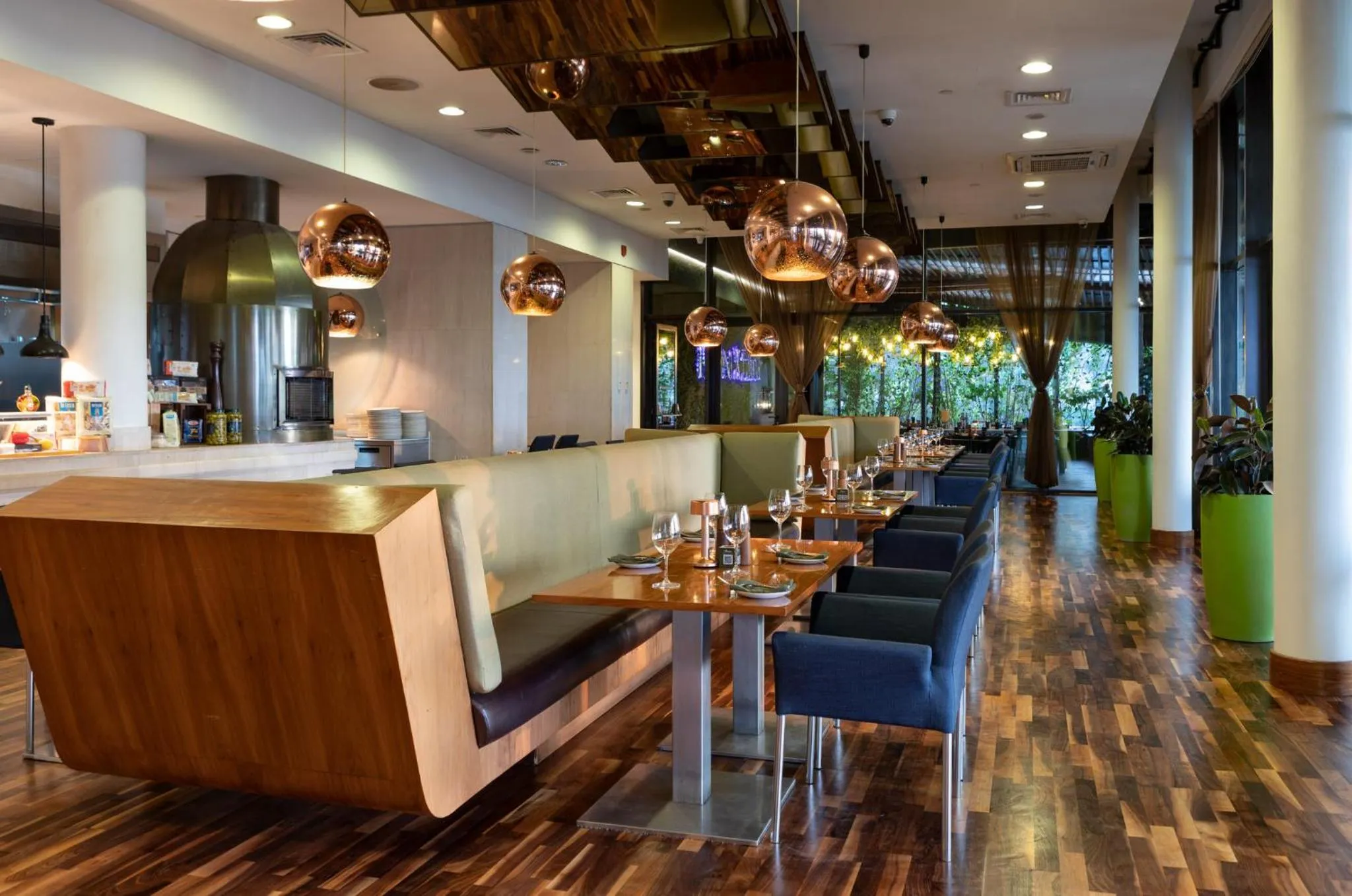 Restaurant/places to eat in Yas Plaza Mangroves by IHG