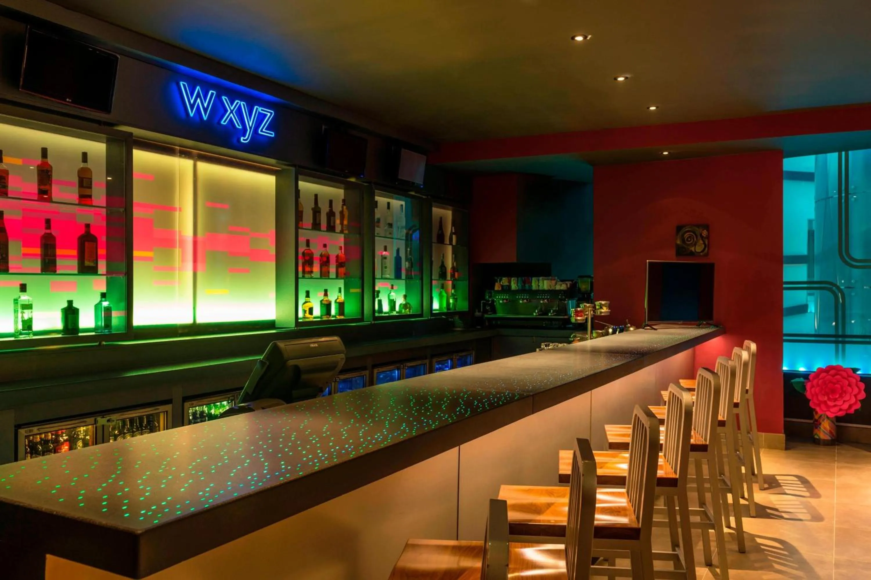 Lounge or bar in Aloft Abu Dhabi