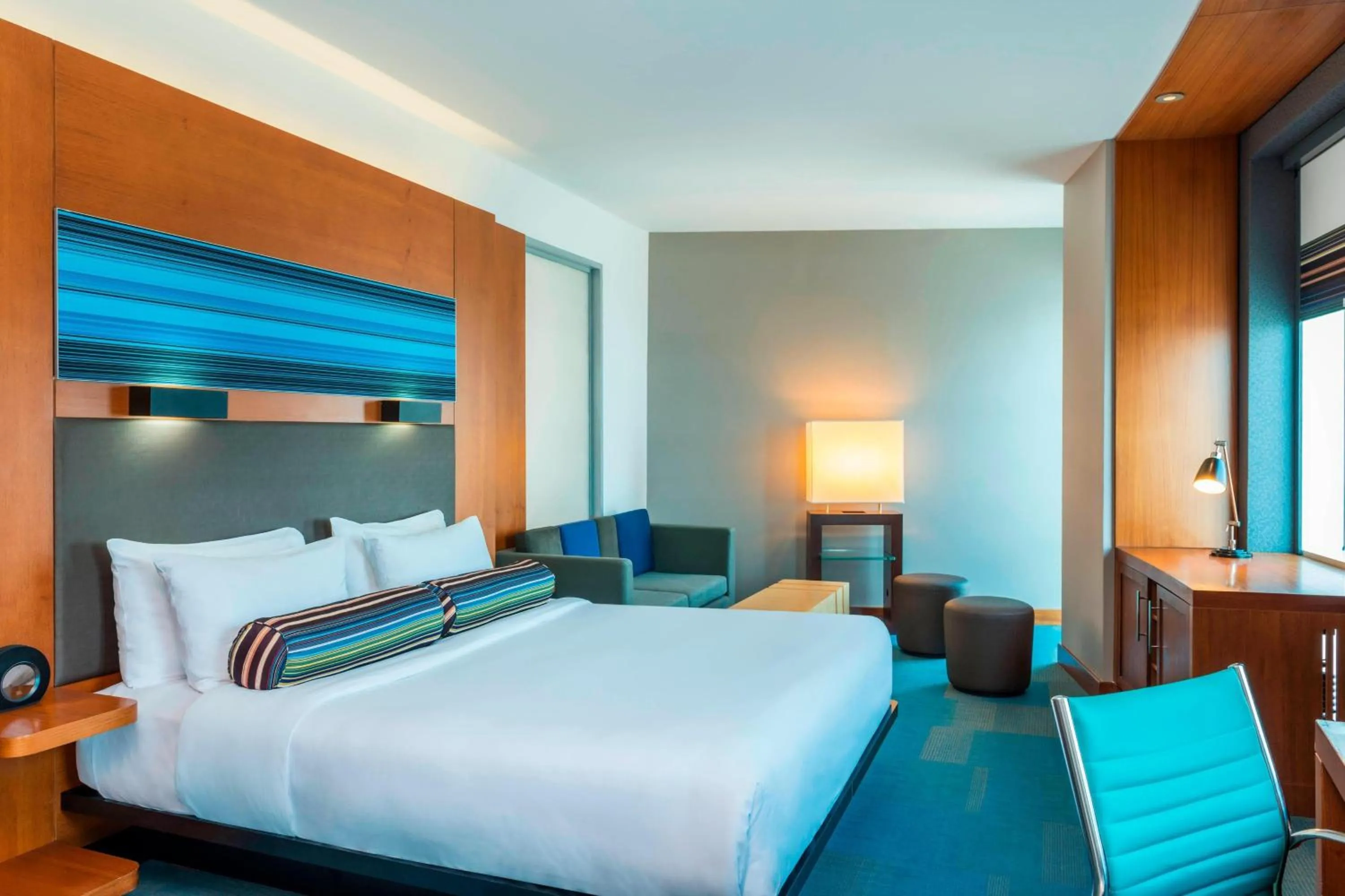 Photo of the whole room, Bed in Aloft Abu Dhabi