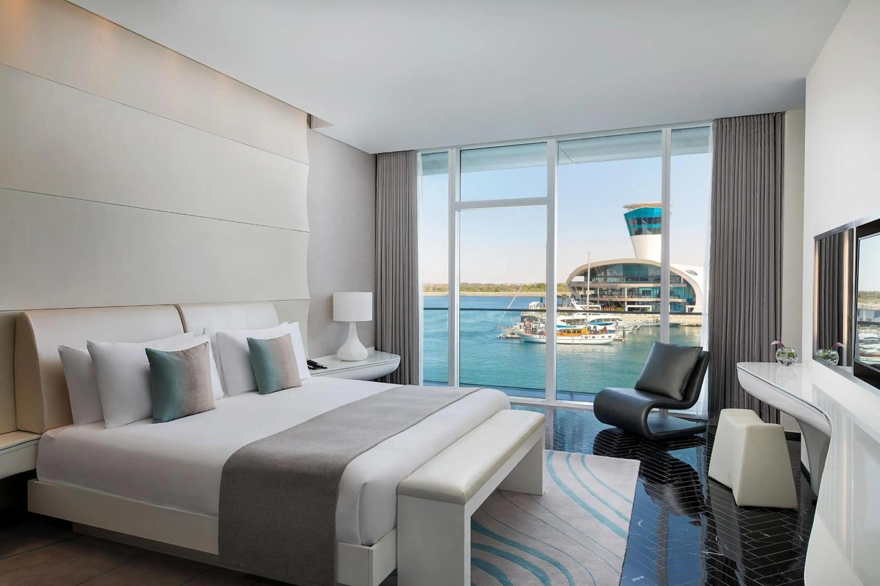 Bedroom, Bed in W Abu Dhabi - Yas Island