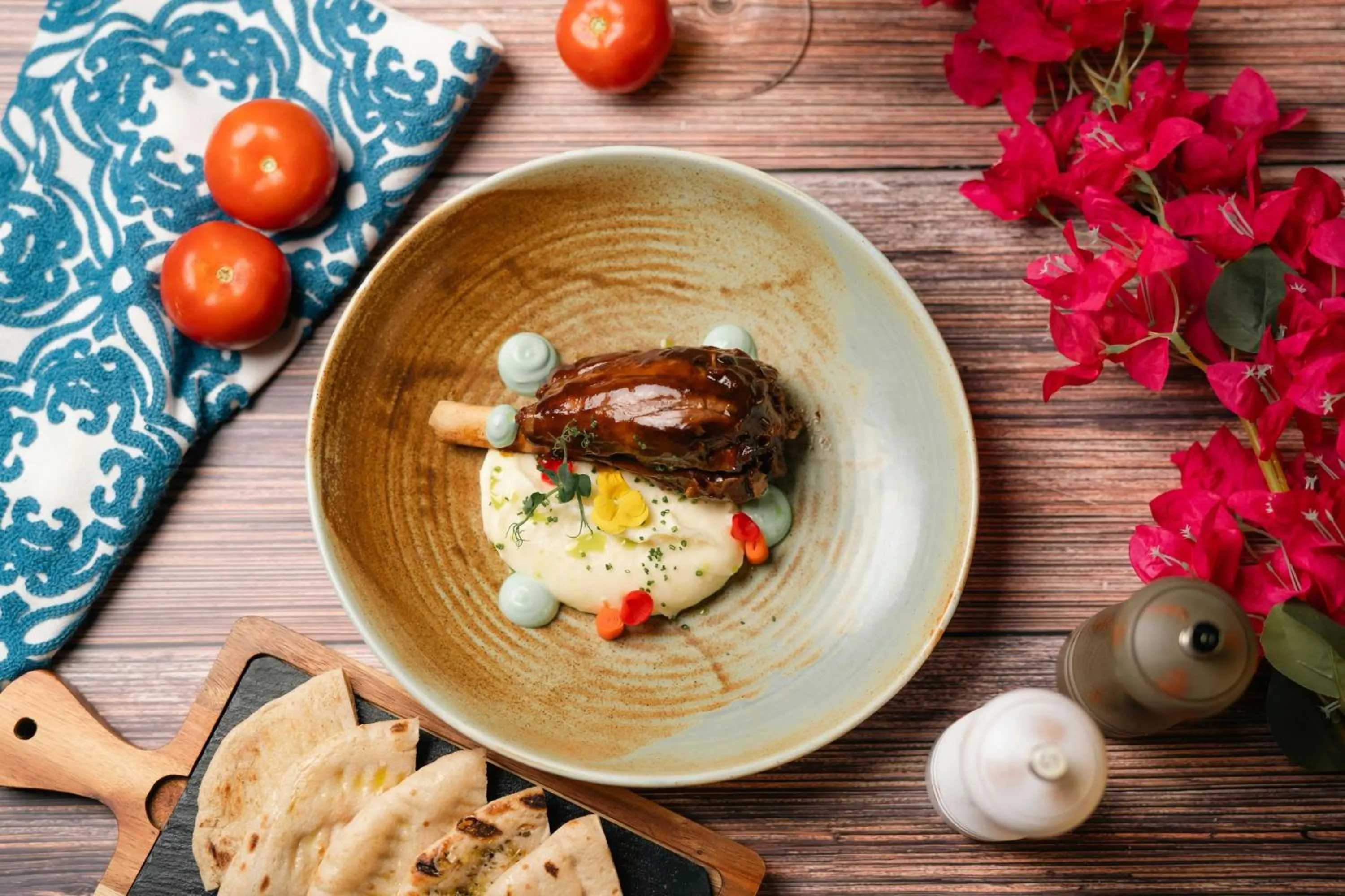 Restaurant/places to eat in W Abu Dhabi - Yas Island