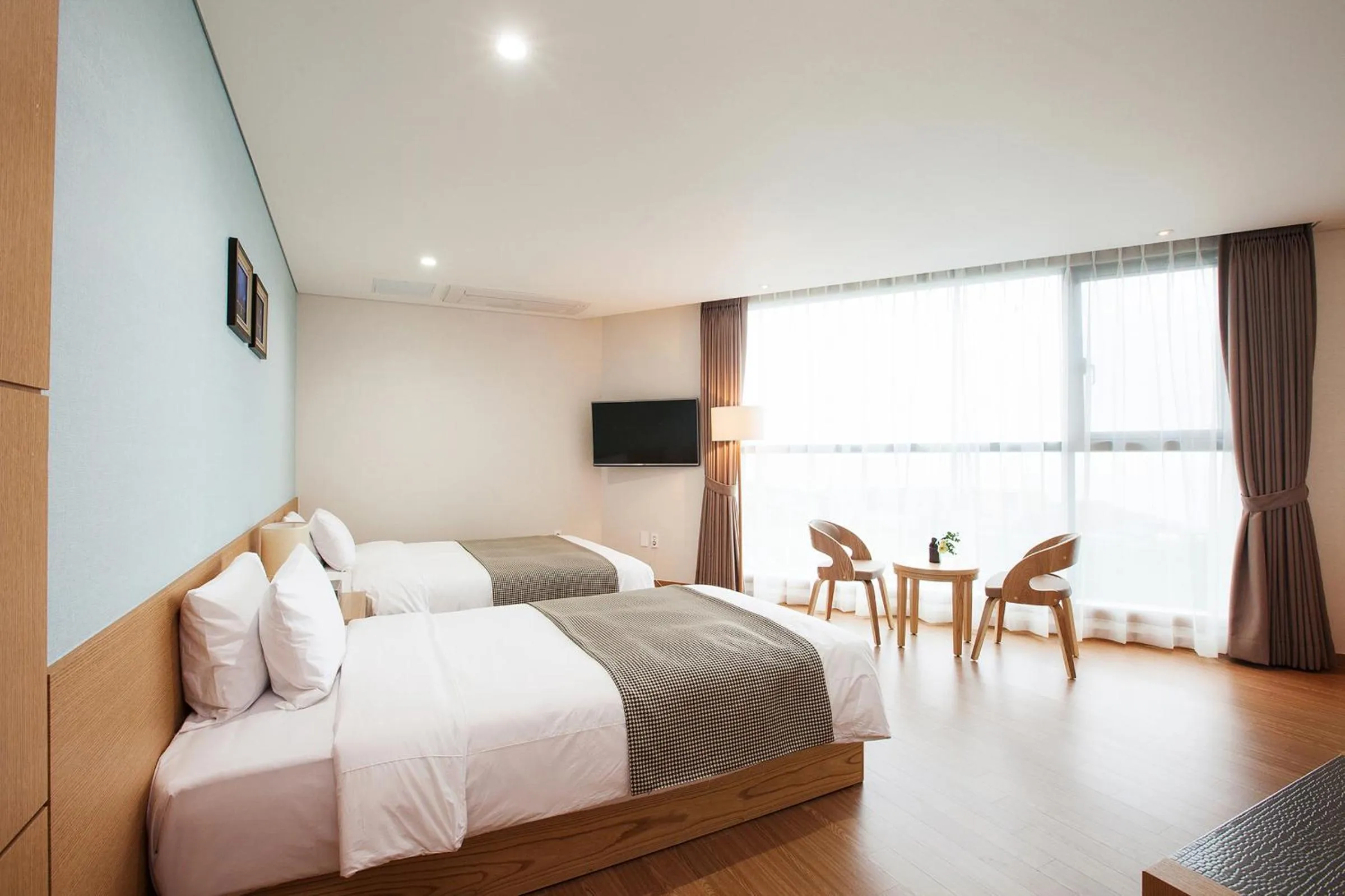 Bedroom, Bed in YOUUS Hotel