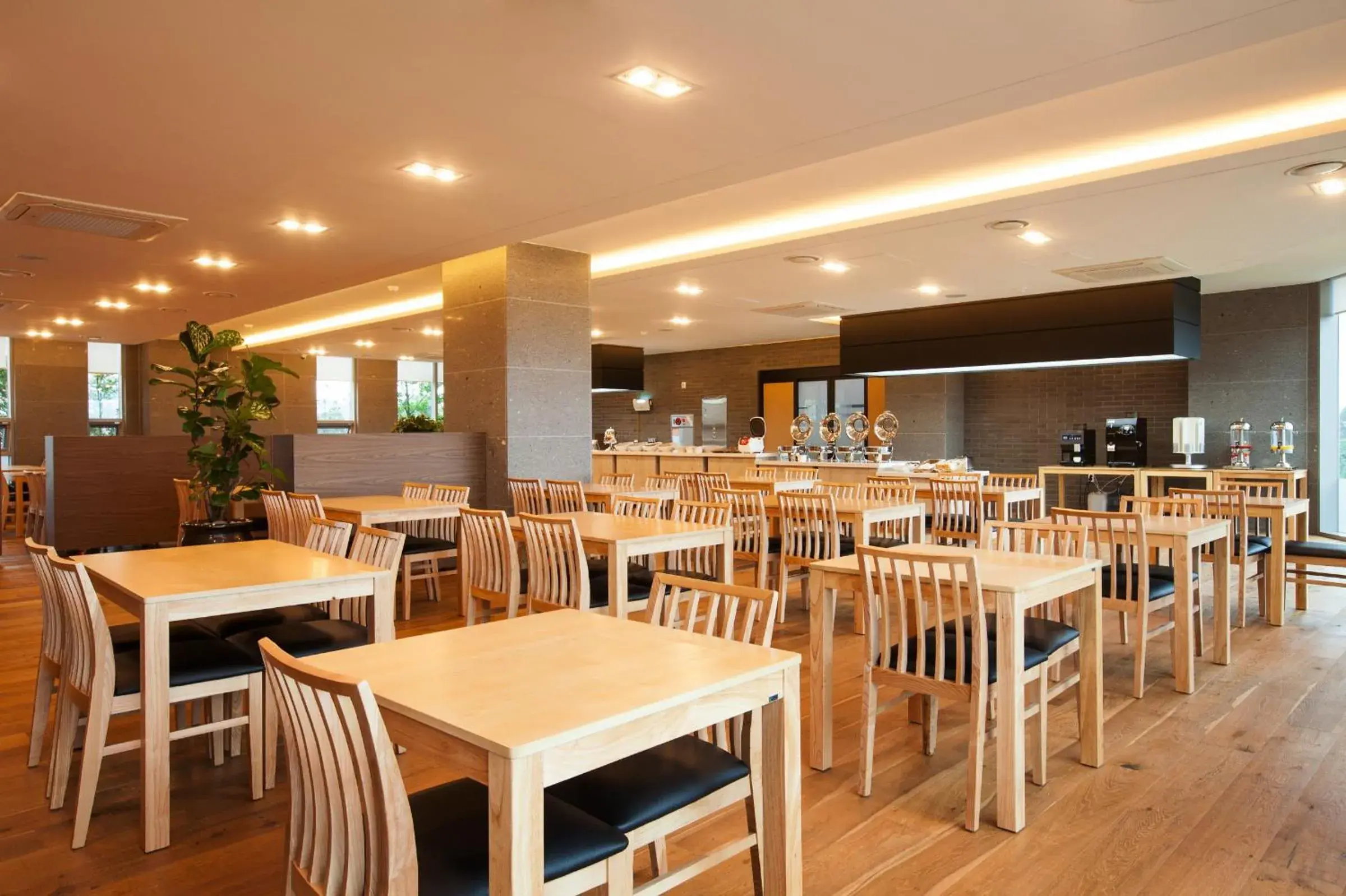Restaurant/places to eat in YOUUS Hotel Restaurant/places to eat in YOUUS Hotel