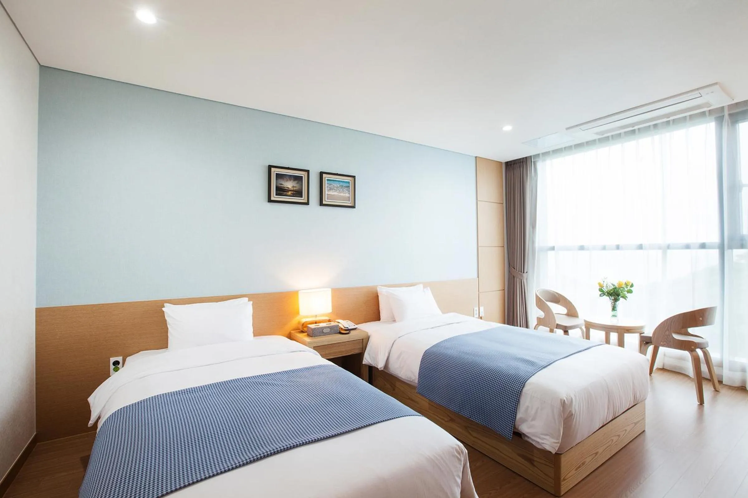 Bedroom, Bed in YOUUS Hotel