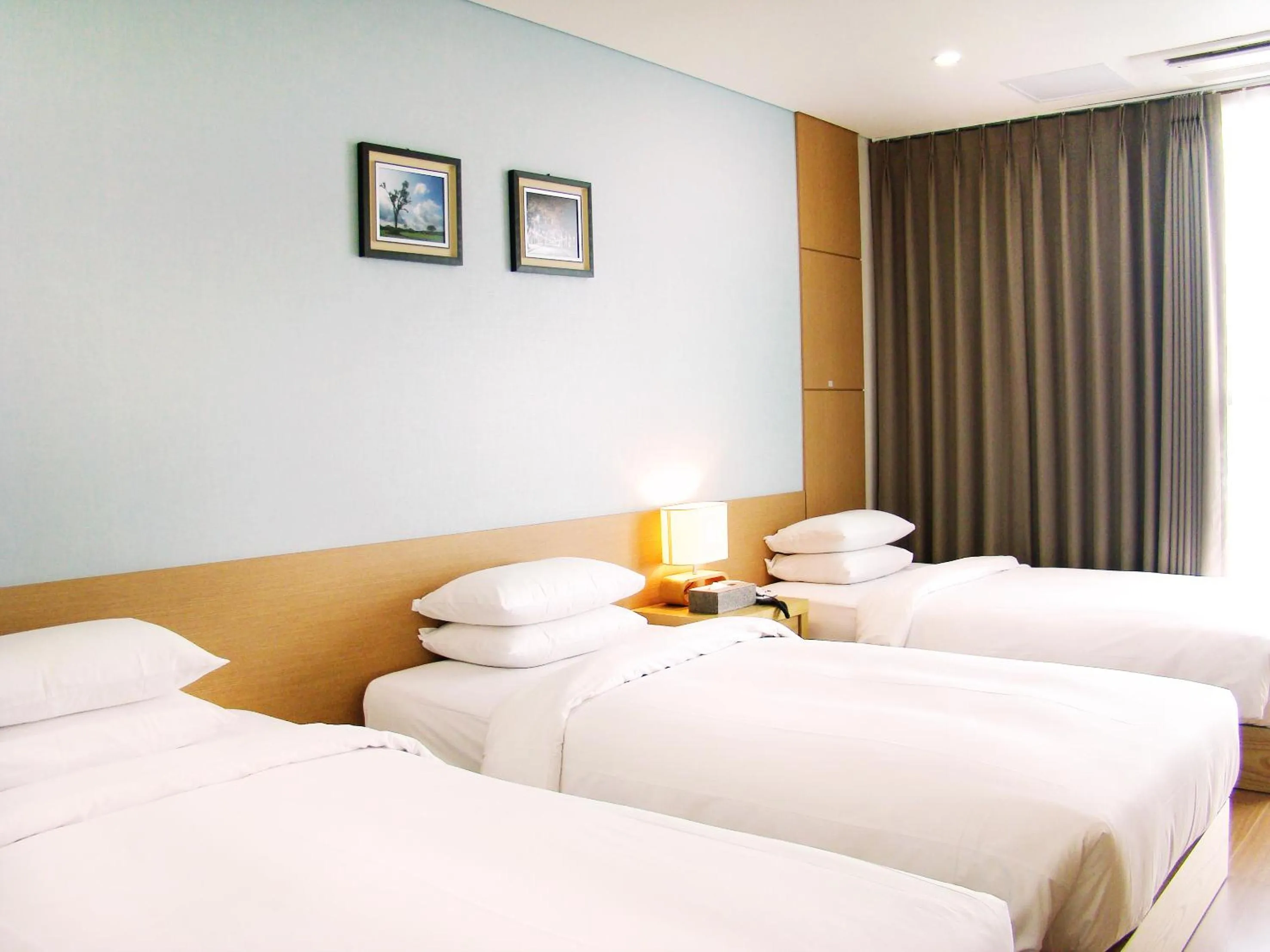 Bedroom, Bed in YOUUS Hotel