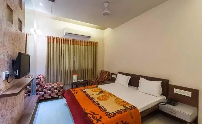 Bed in Hotel Rajmandir Bed in Hotel Rajmandir