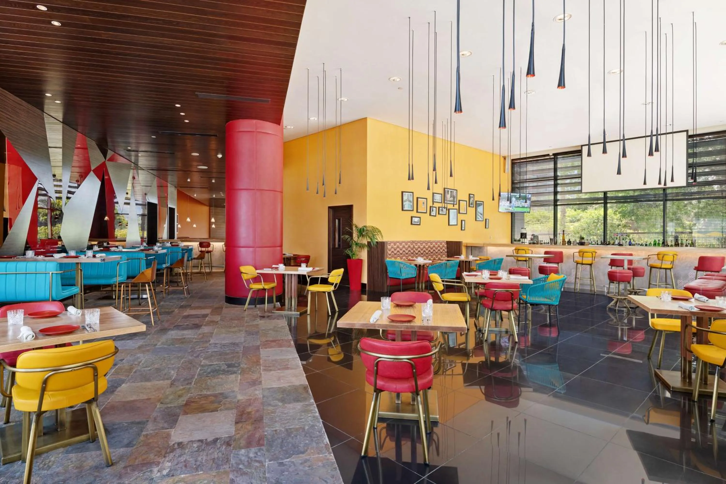 Restaurant/places to eat in Park Inn by Radisson Abu Dhabi Yas Island