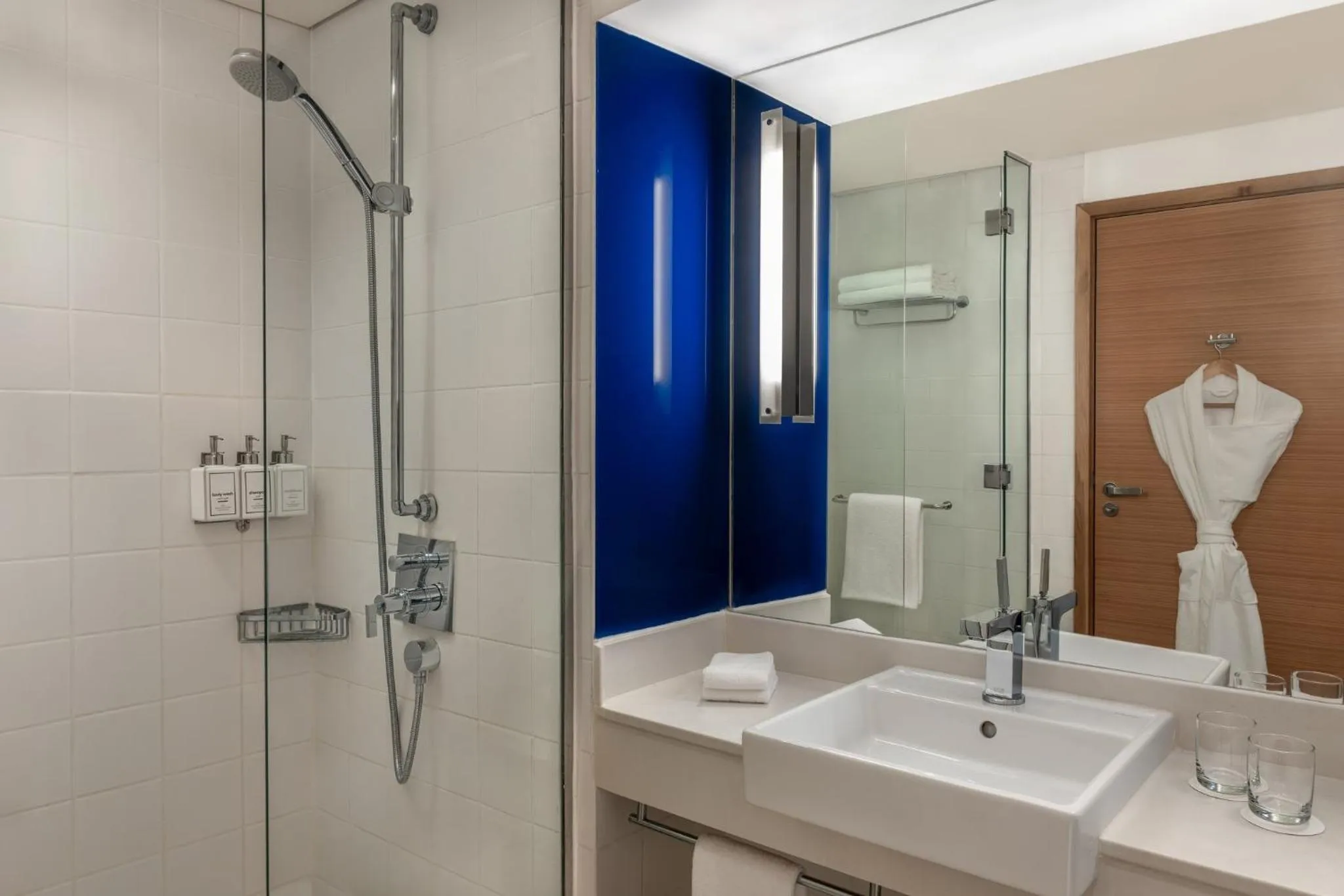 Photo of the whole room in Yas Plaza Bay by IHG