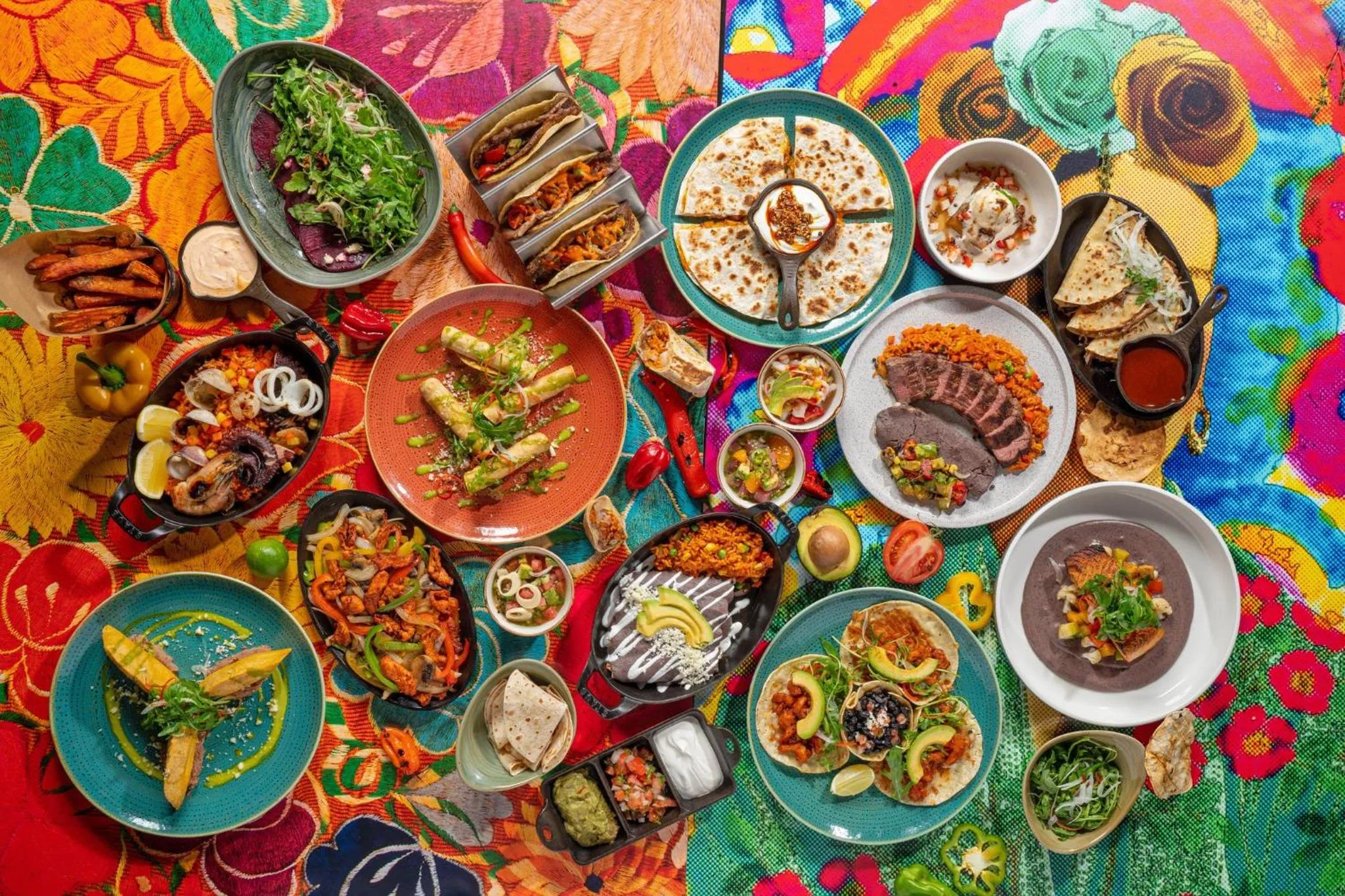 Restaurant/places to eat in Yas Plaza Bay by IHG