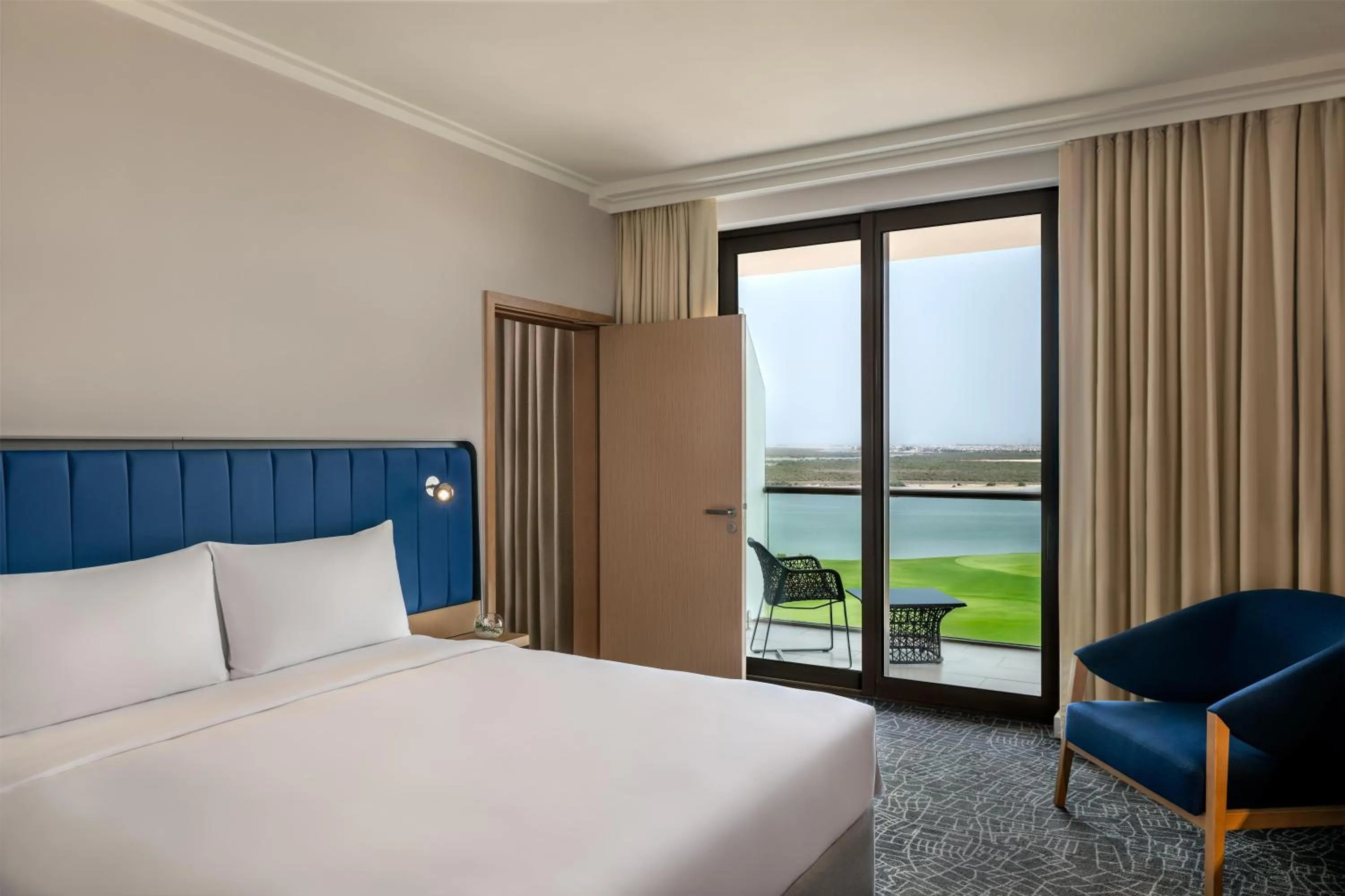 Photo of the whole room, Bed in Park Inn by Radisson Abu Dhabi Yas Island
