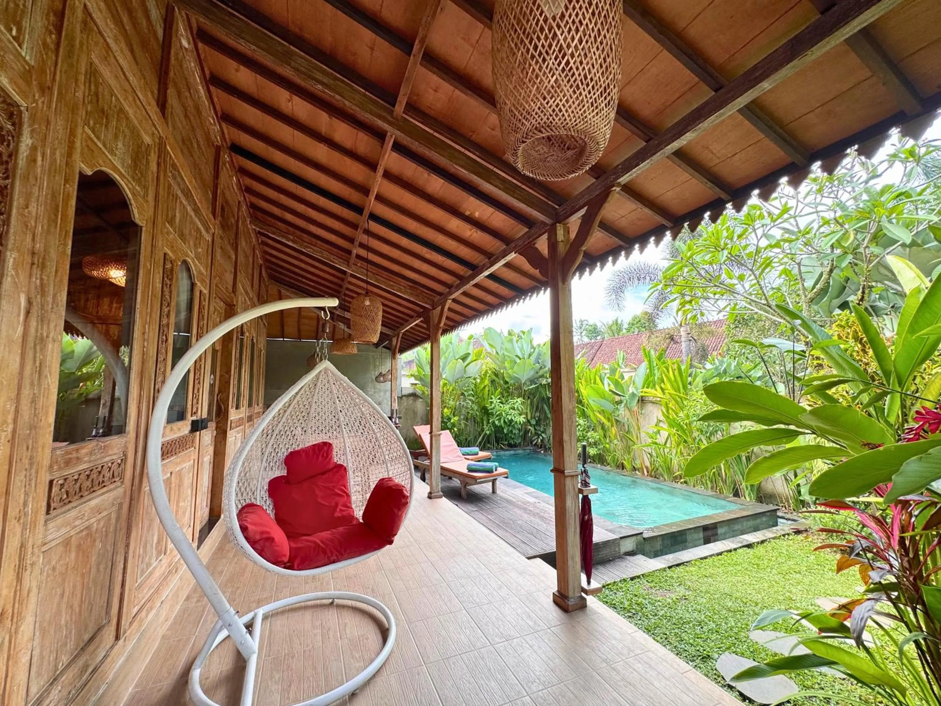 Swimming pool in Royal Casa Ganesha