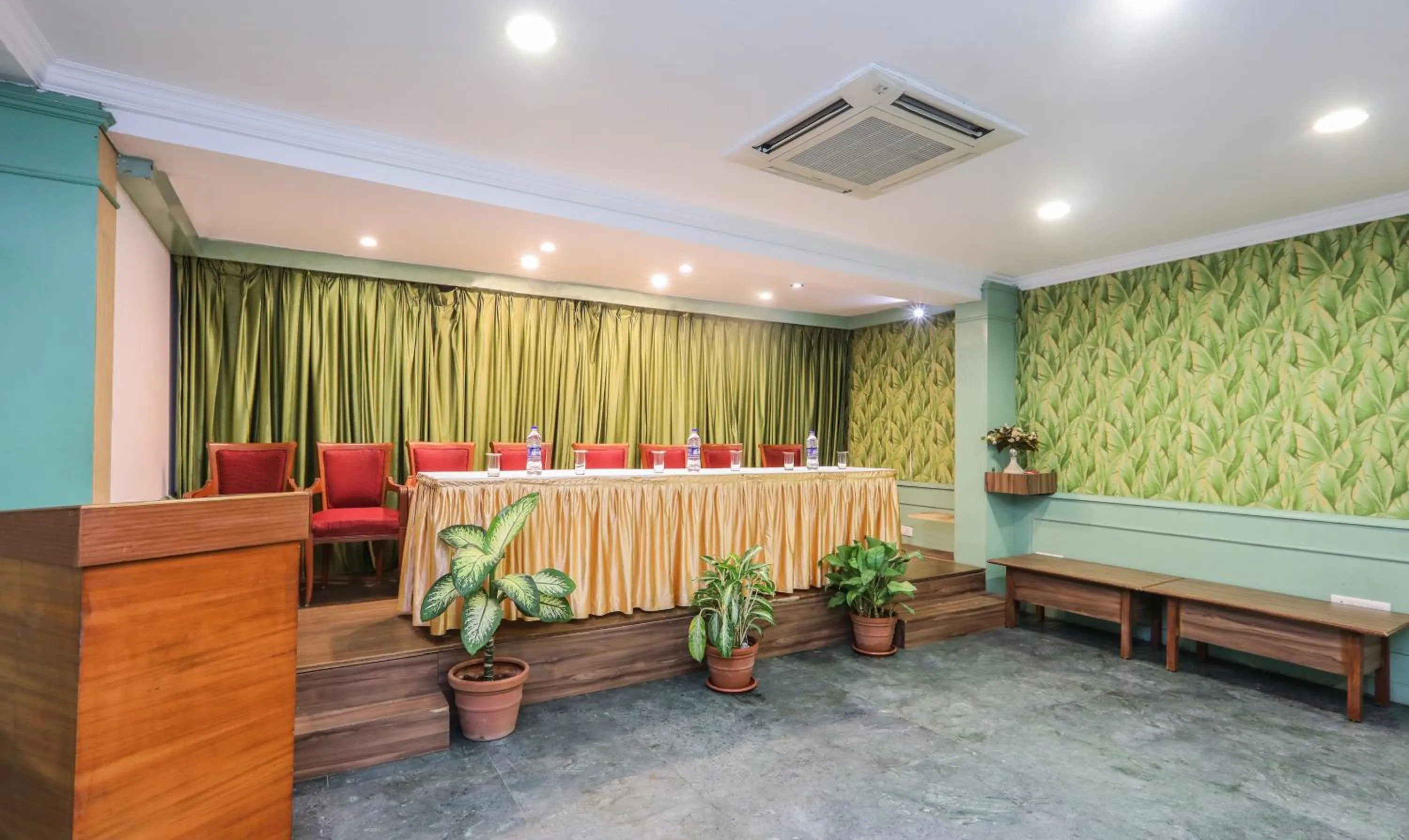 Meeting/conference room in Treebo Komfort Suites, 3 Km From Mysore Palace