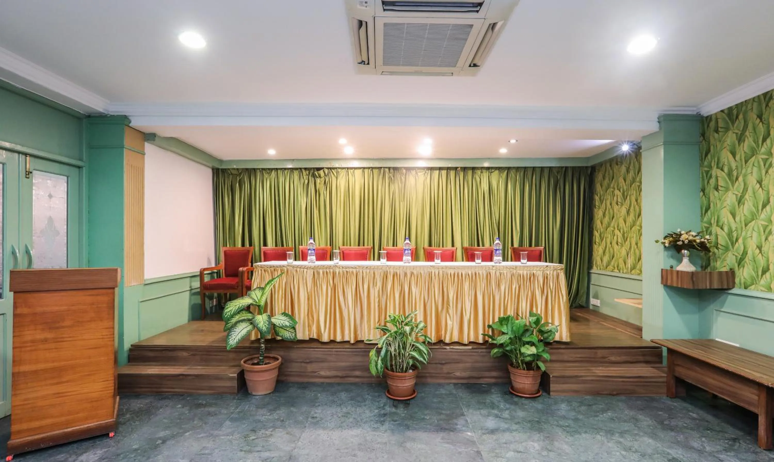 Meeting/conference room in Treebo Komfort Suites, 3 Km From Mysore Palace