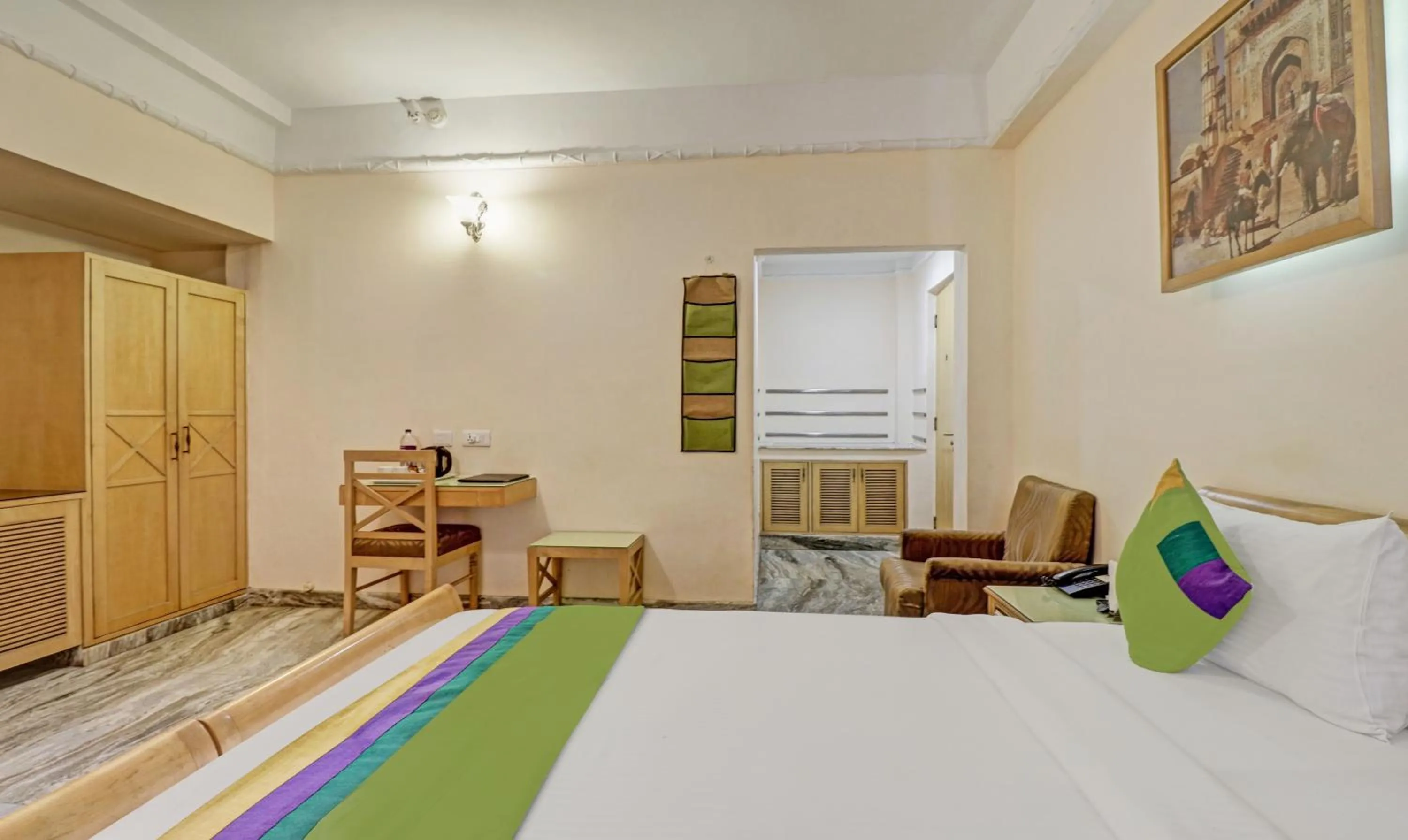 Bedroom, Bed in Treebo Komfort Suites, 3 Km From Mysore Palace