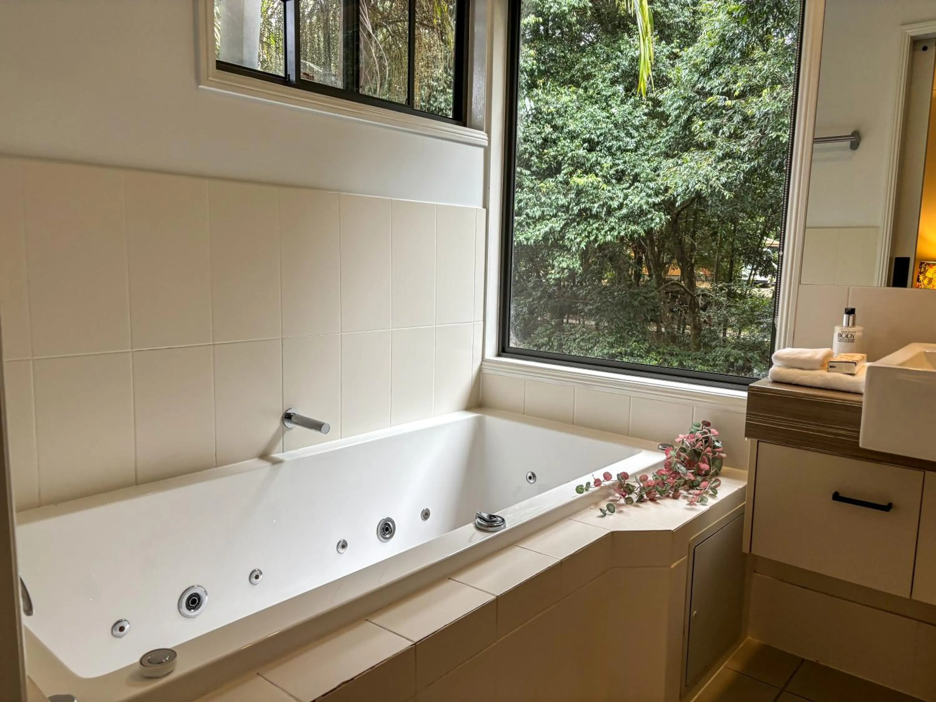 Bathroom in Tranquil Getaways On Obi Maleny