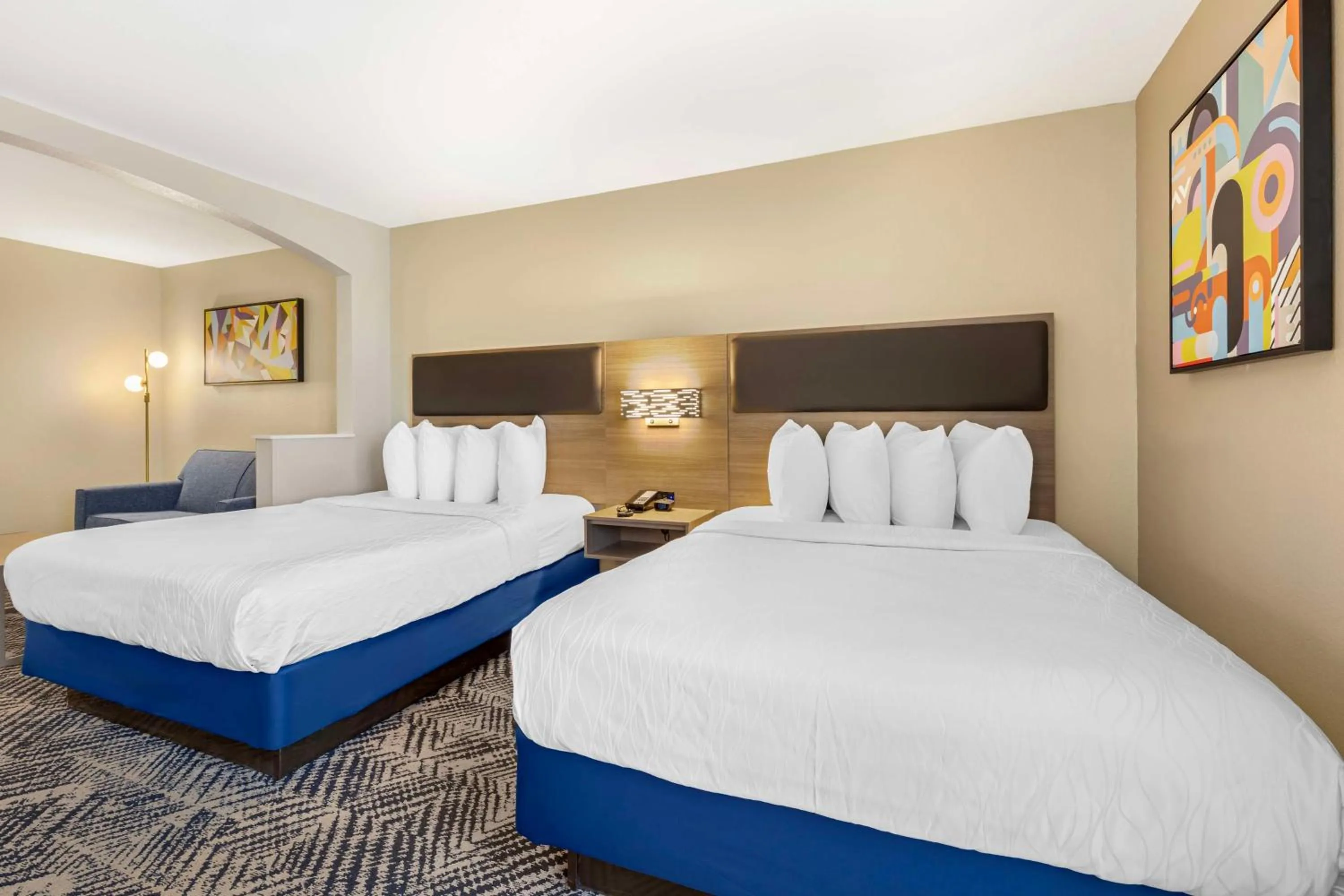 Photo of the whole room, Bed in Best Western Plus Lewisville Flower Mound