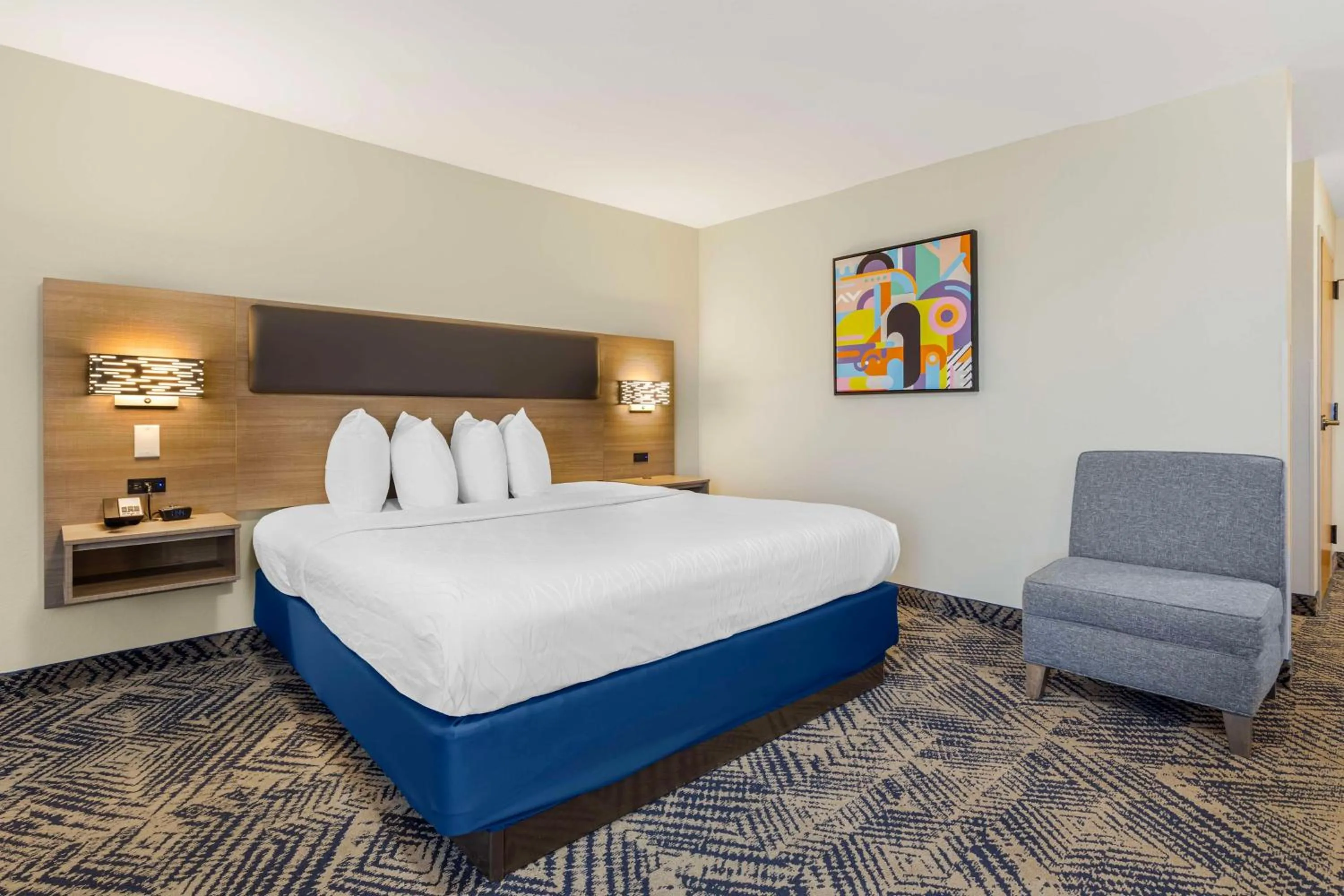Photo of the whole room, Bed in Best Western Plus Lewisville Flower Mound