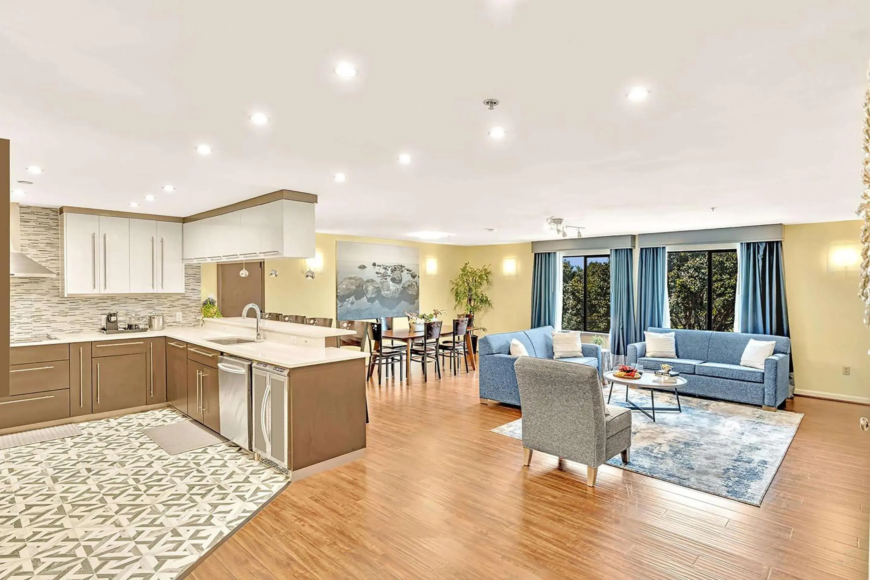 Two-Bedroom Suite in Best Western Plus Lewisville Flower Mound Two-Bedroom Suite in Best Western Plus Lewisville Flower Mound