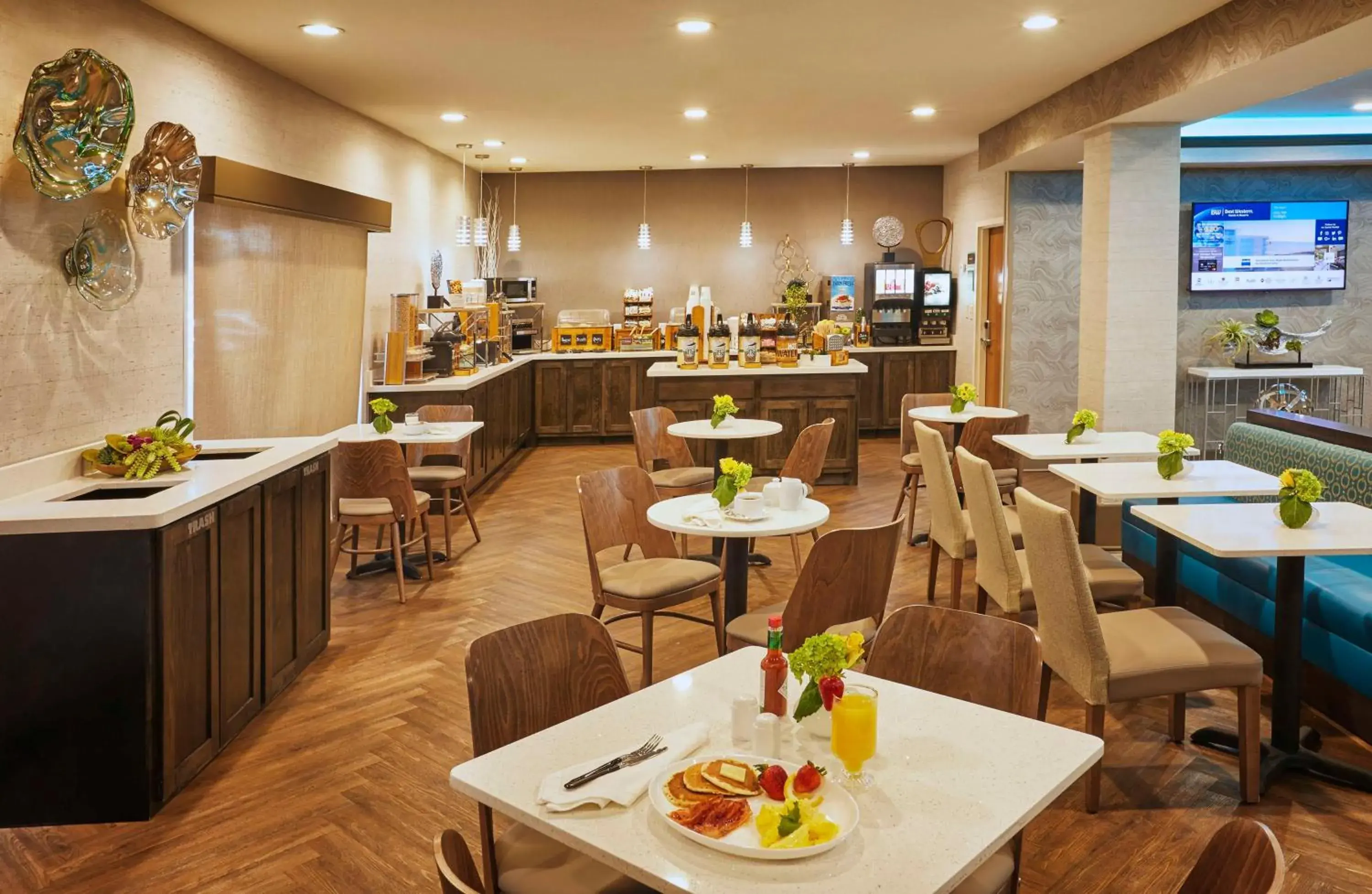 Breakfast in Best Western Plus Lewisville Flower Mound Breakfast in Best Western Plus Lewisville Flower Mound