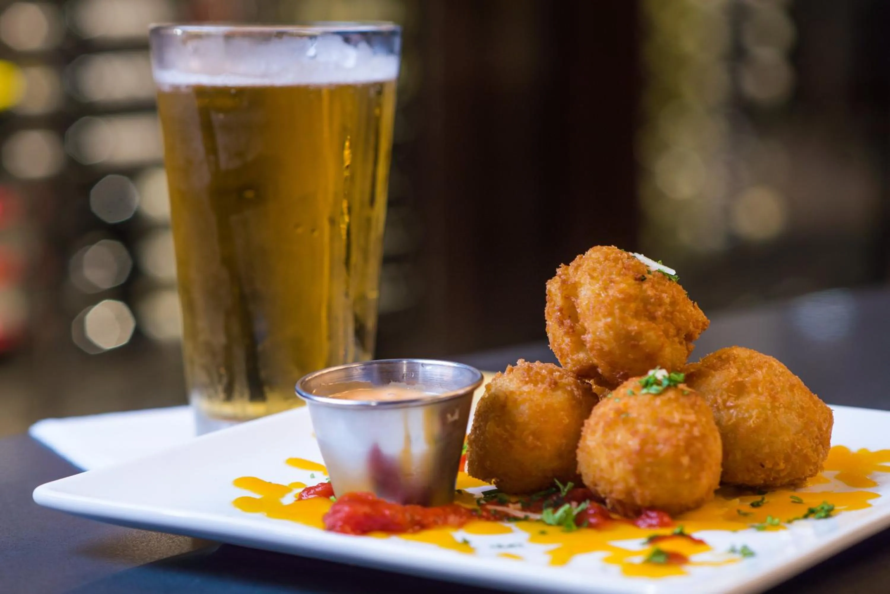 Restaurant/places to eat in Holiday Inn Long Beach - Airport by IHG