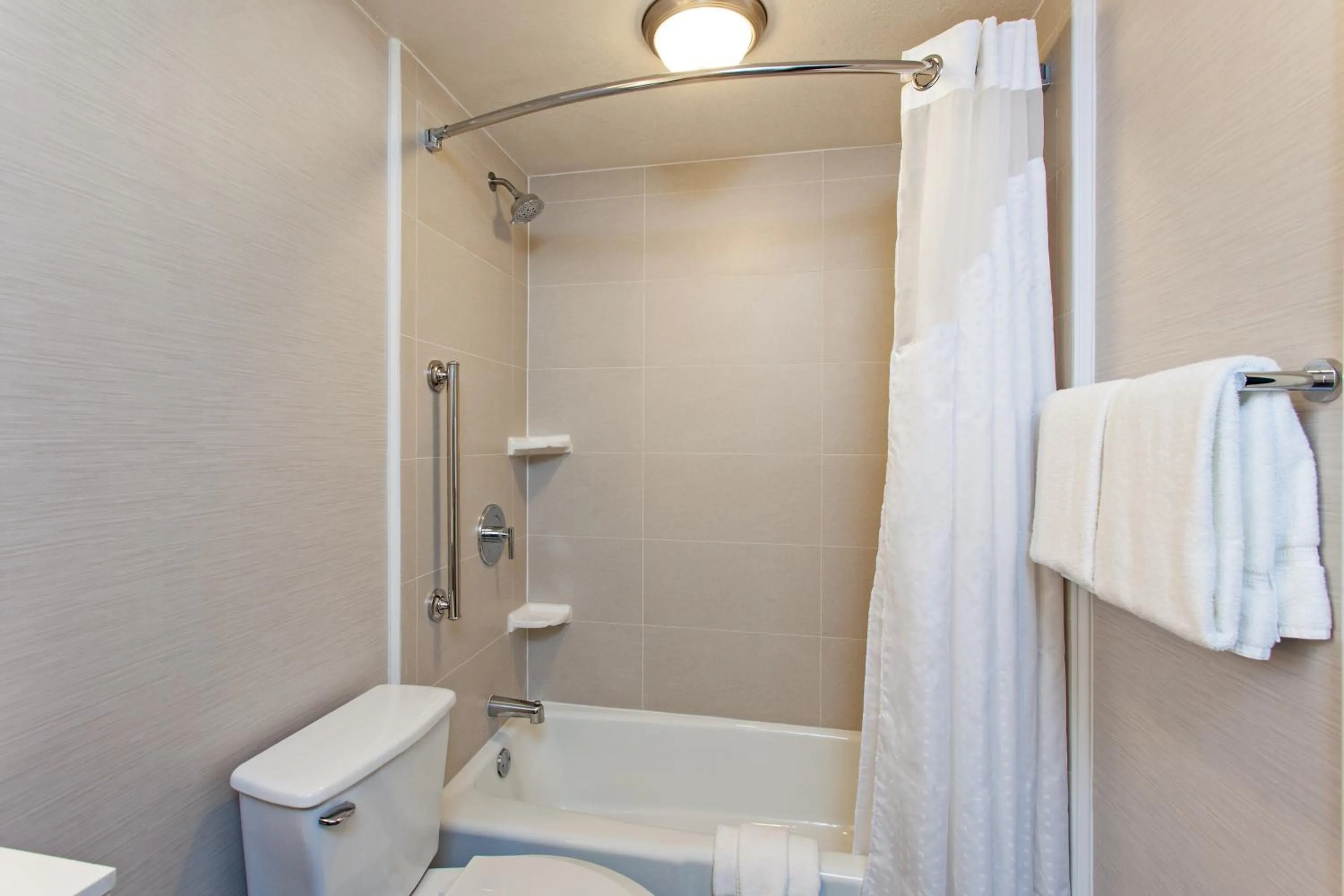 Bathroom in Holiday Inn Long Beach - Airport by IHG
