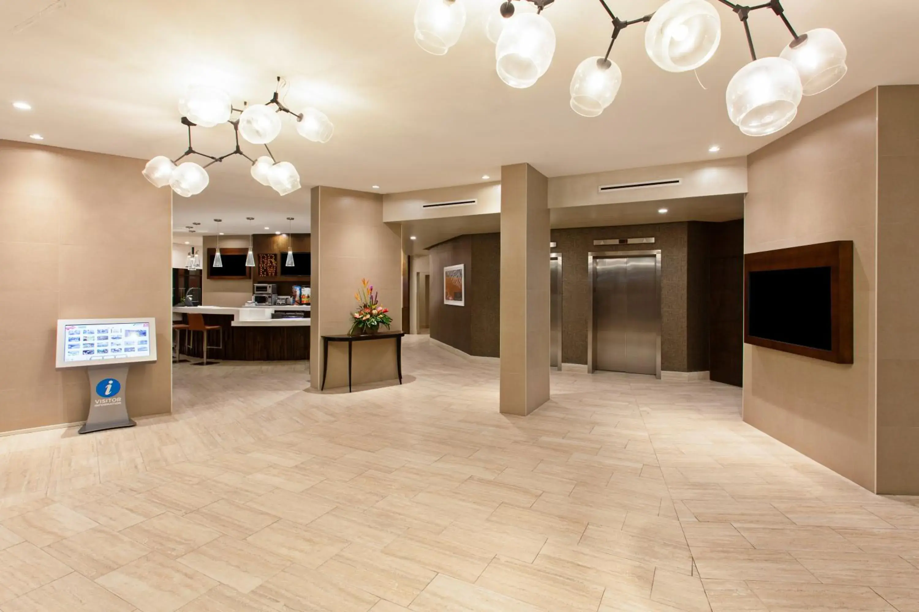 Property building in Holiday Inn Long Beach - Airport by IHG Property building in Holiday Inn Long Beach - Airport by IHG