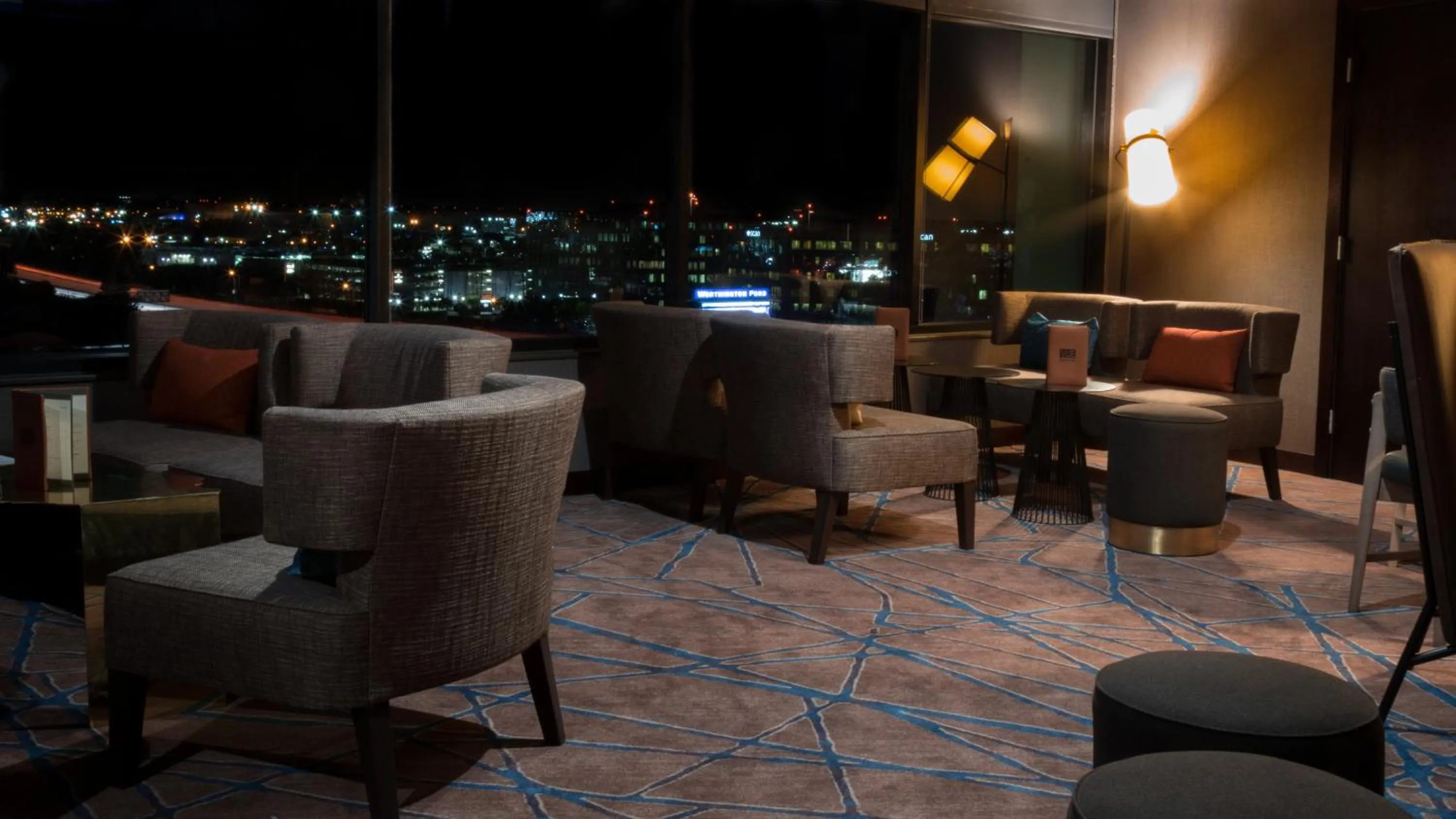 Lounge or bar in Holiday Inn Long Beach - Airport by IHG