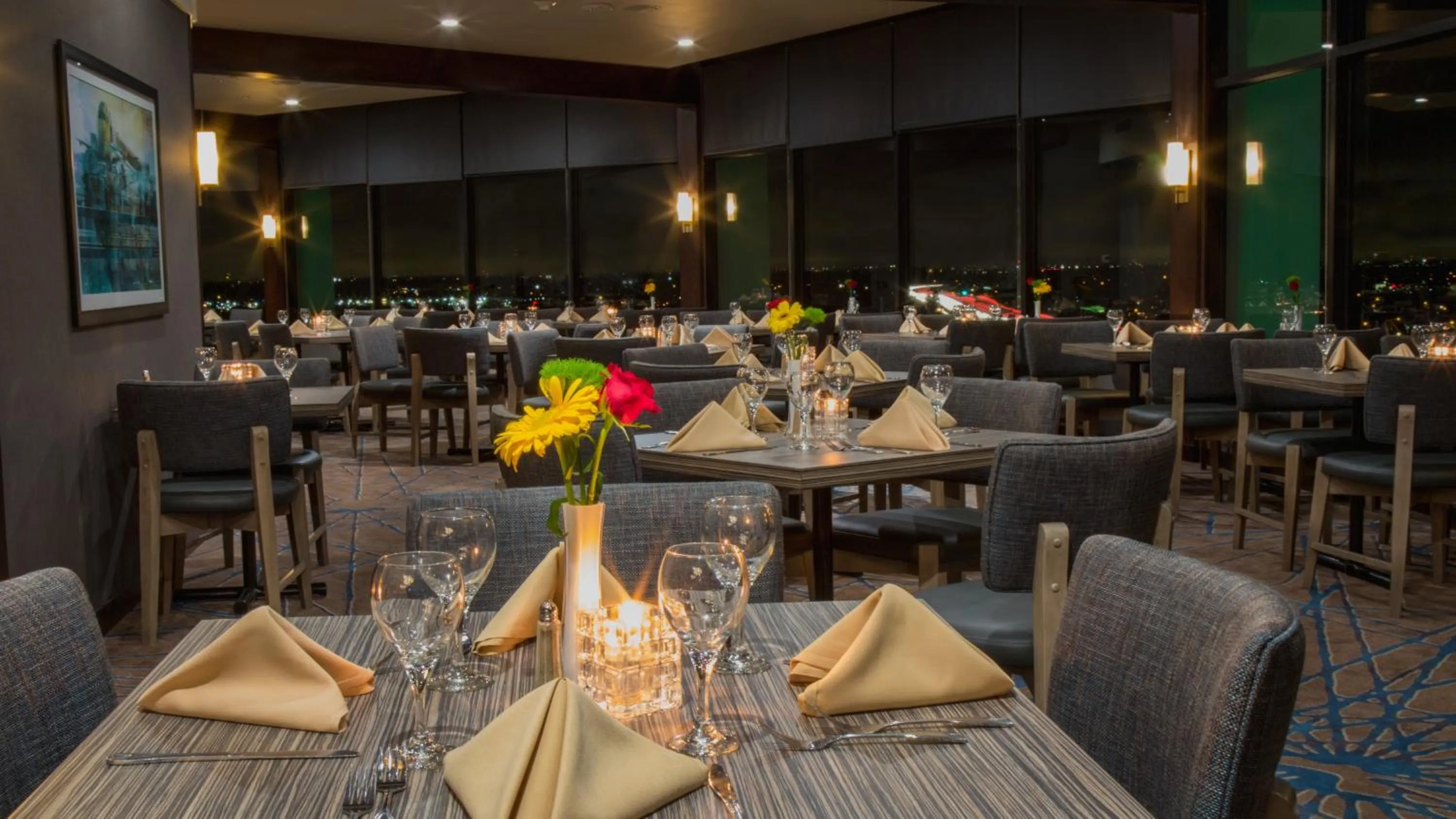 Restaurant/places to eat in Holiday Inn Long Beach - Airport by IHG