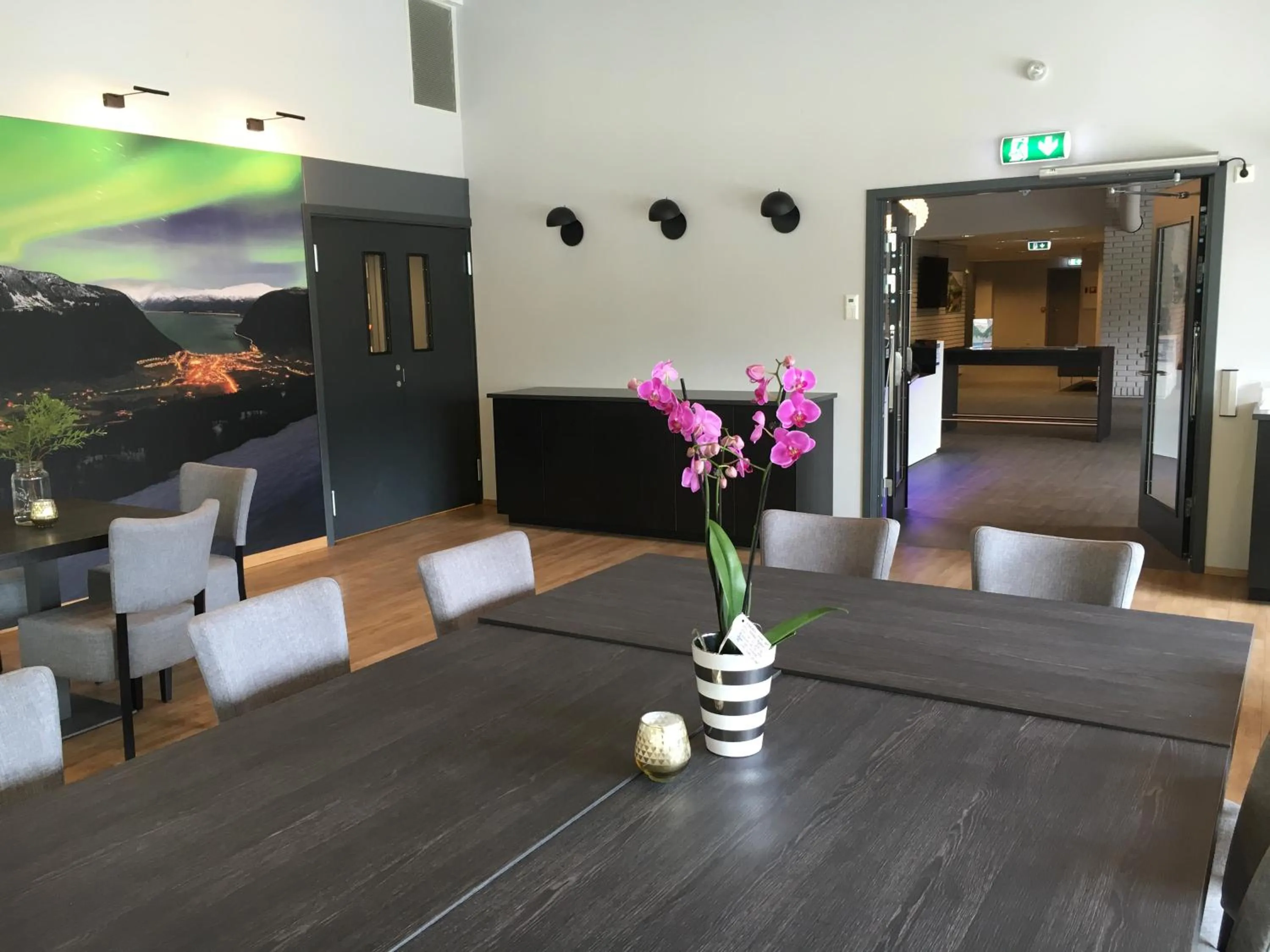 Restaurant/places to eat in Blix Hotel