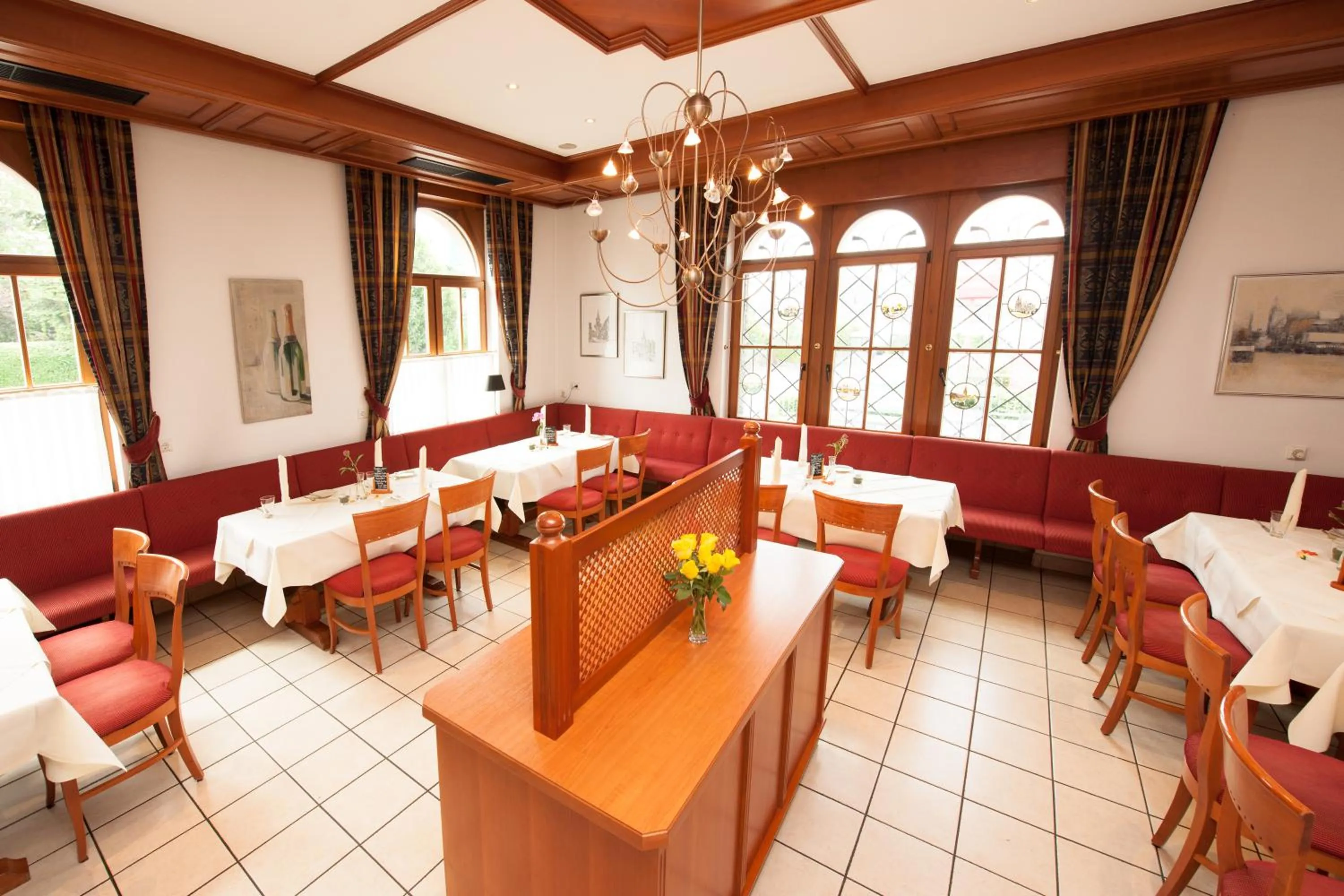 Restaurant/places to eat in Hotel Schützenburg
