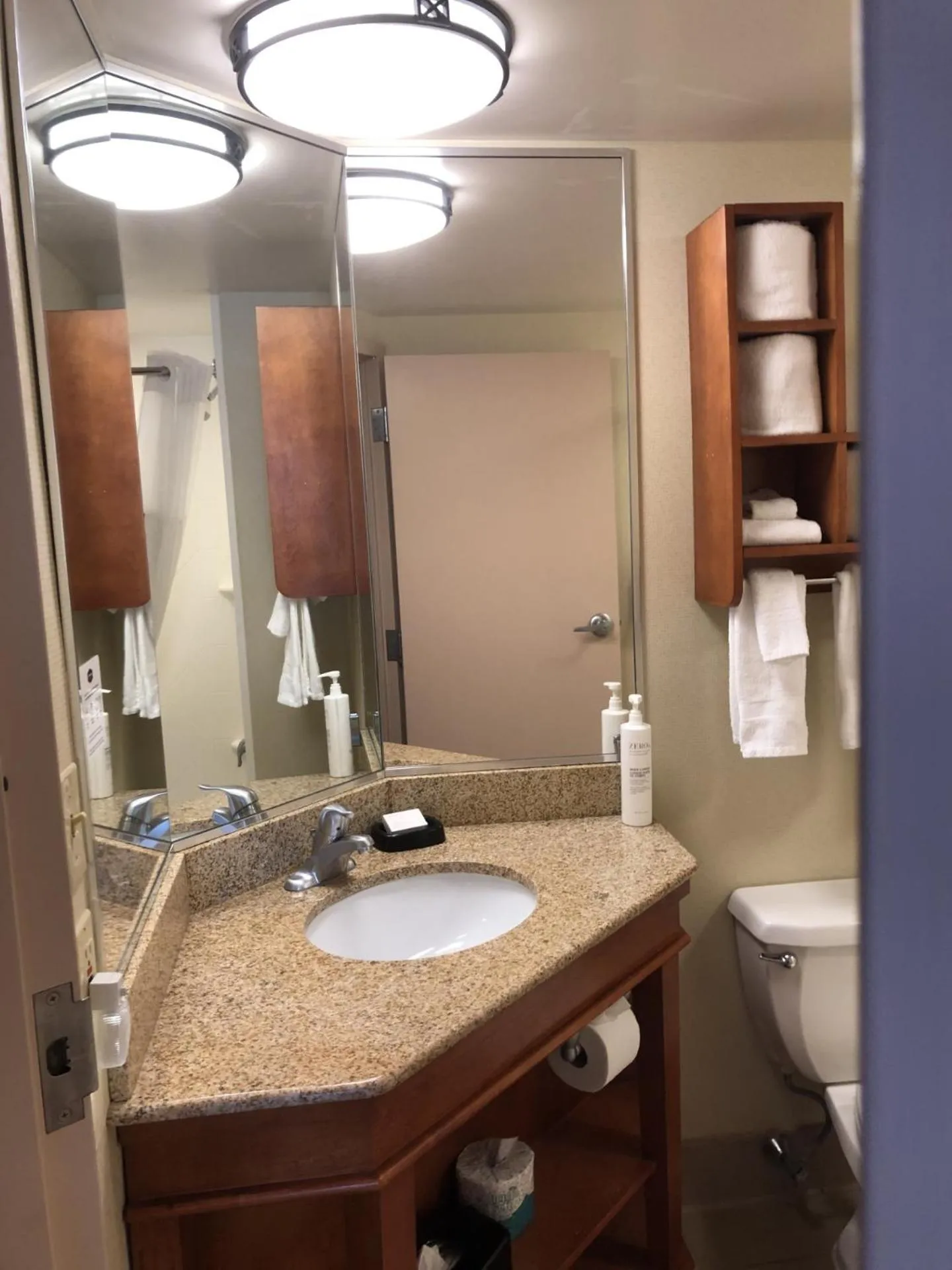 Bathroom in Hampton Inn - York