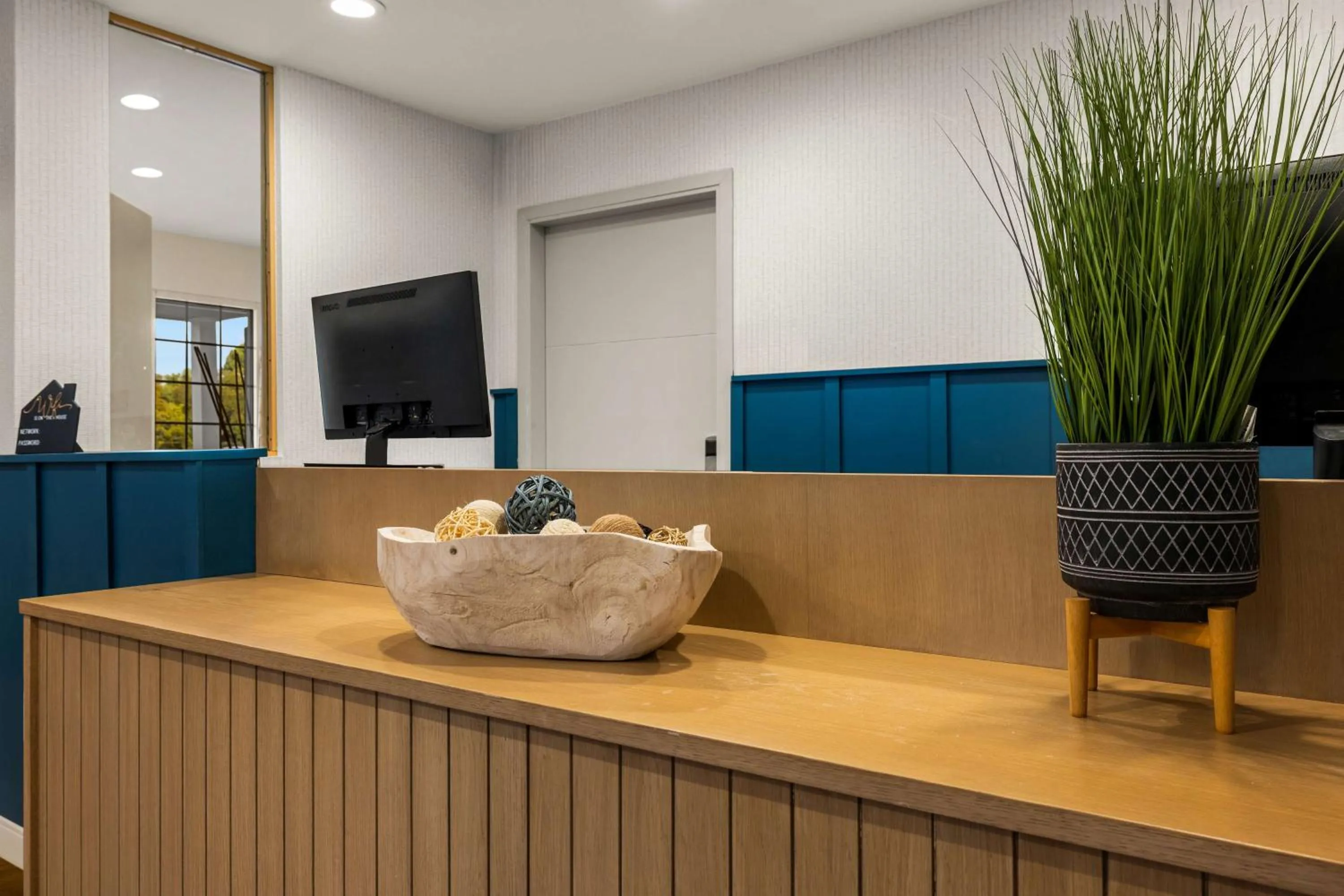 Lobby or reception in Sonesta Simply Suites Irvine East Foothill